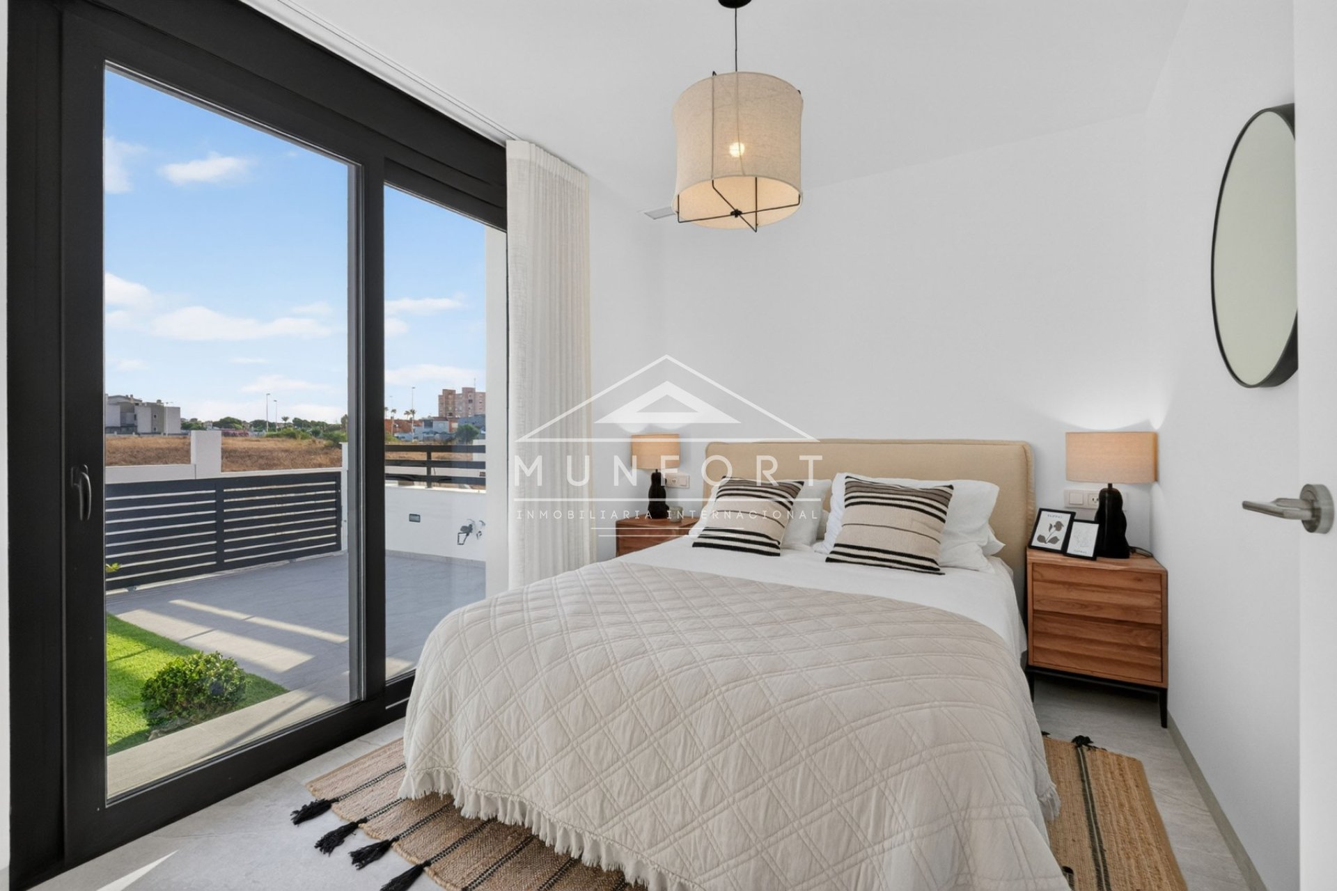 Obra nueva - Villas -
Torrevieja