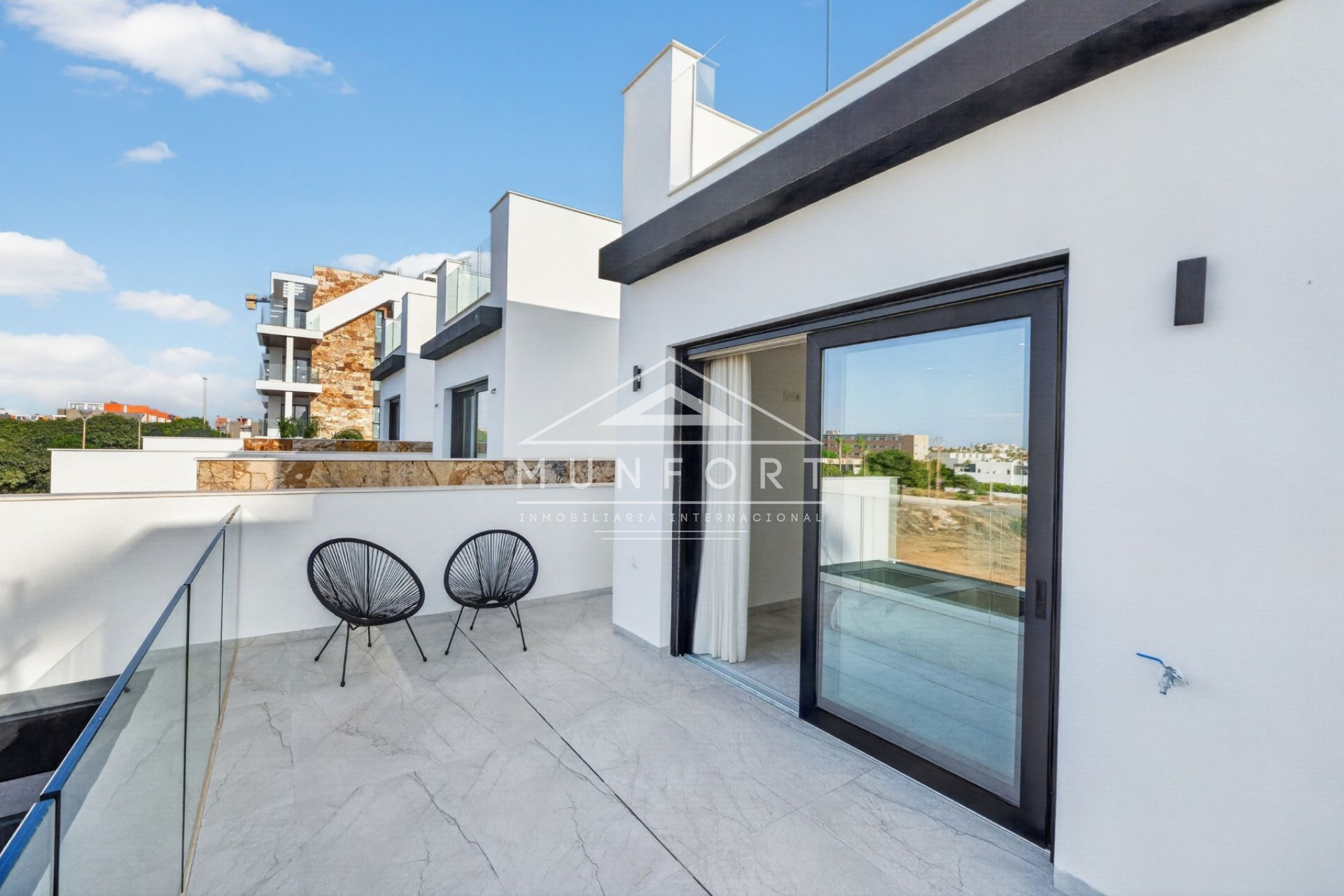Obra nueva - Villas -
Torrevieja