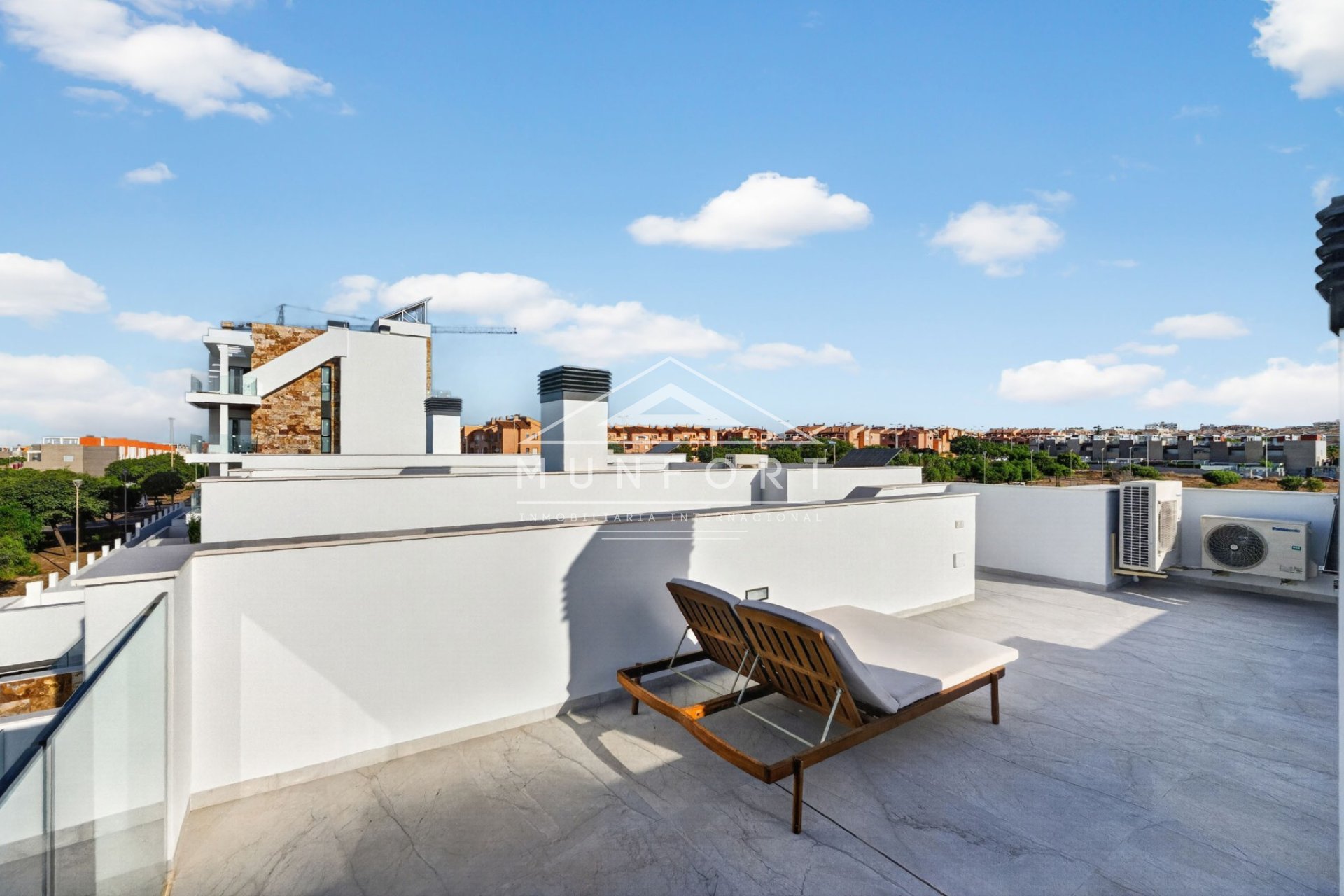 Obra nueva - Villas -
Torrevieja