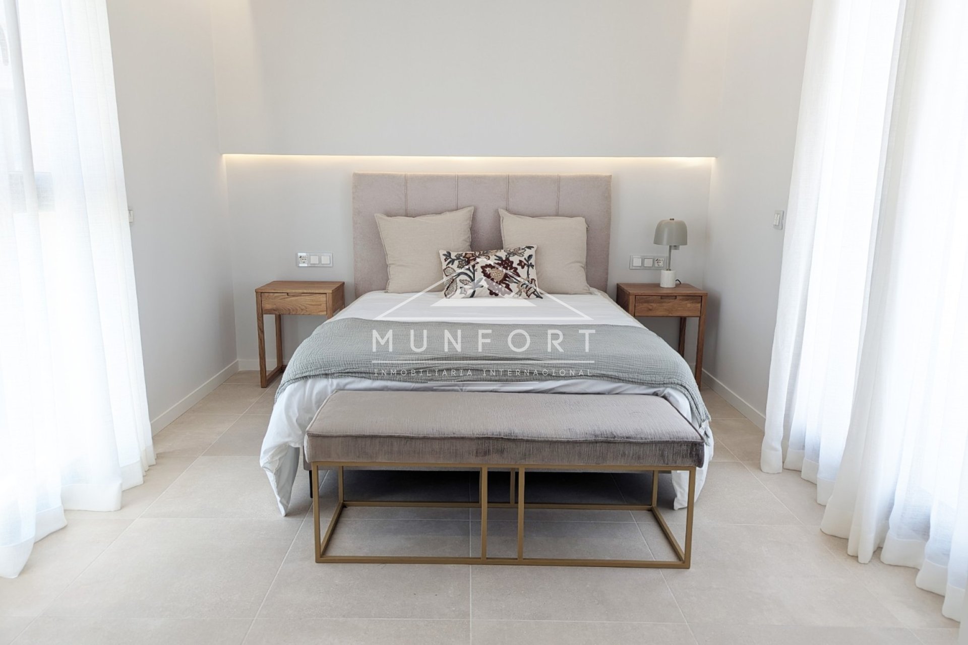 Resale - Apartments -
Dénia