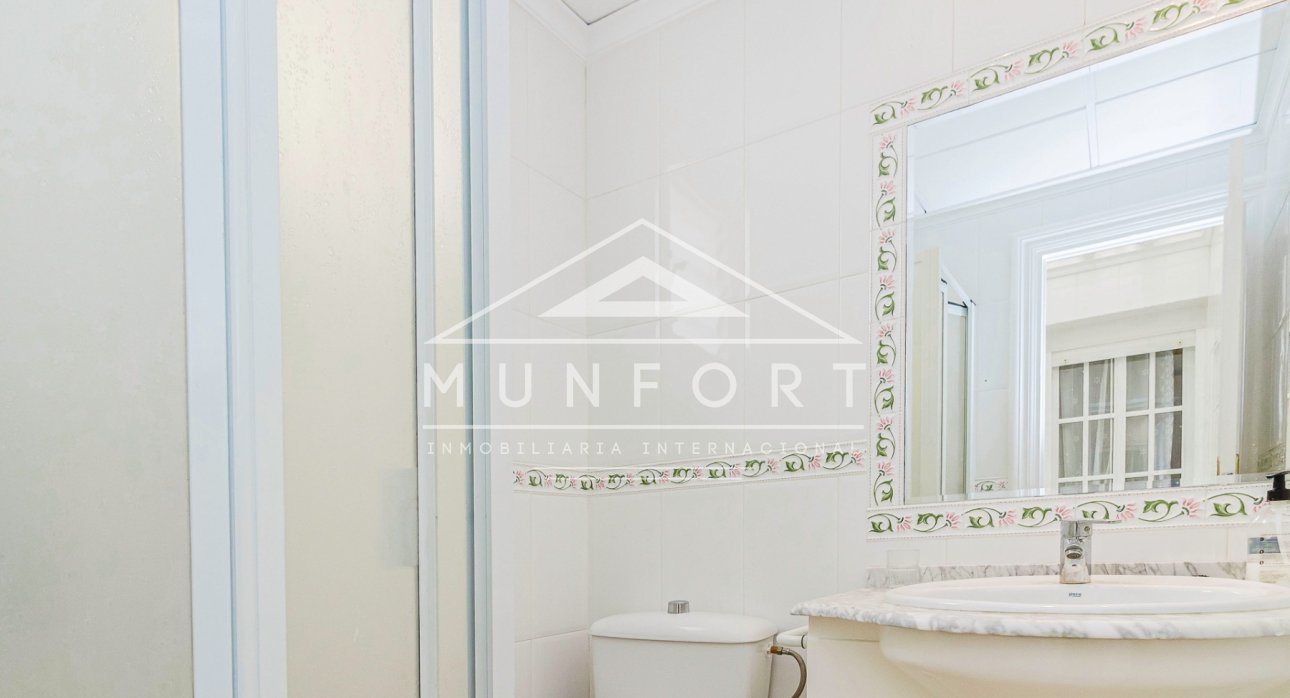 Resale - Apartments -
Los Nietos