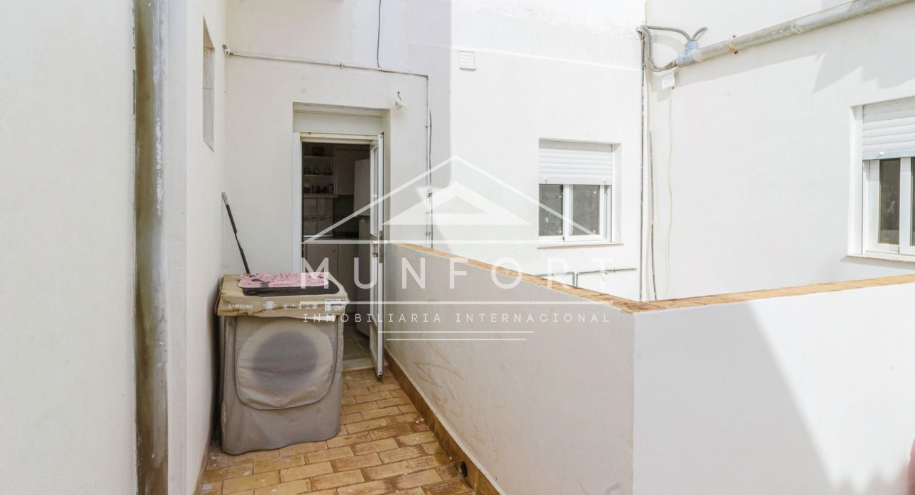 Resale - Apartments -
Los Nietos