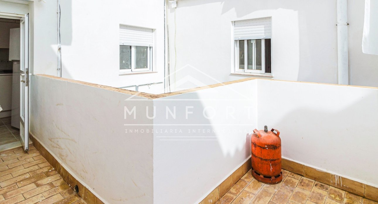 Resale - Apartments -
Los Nietos