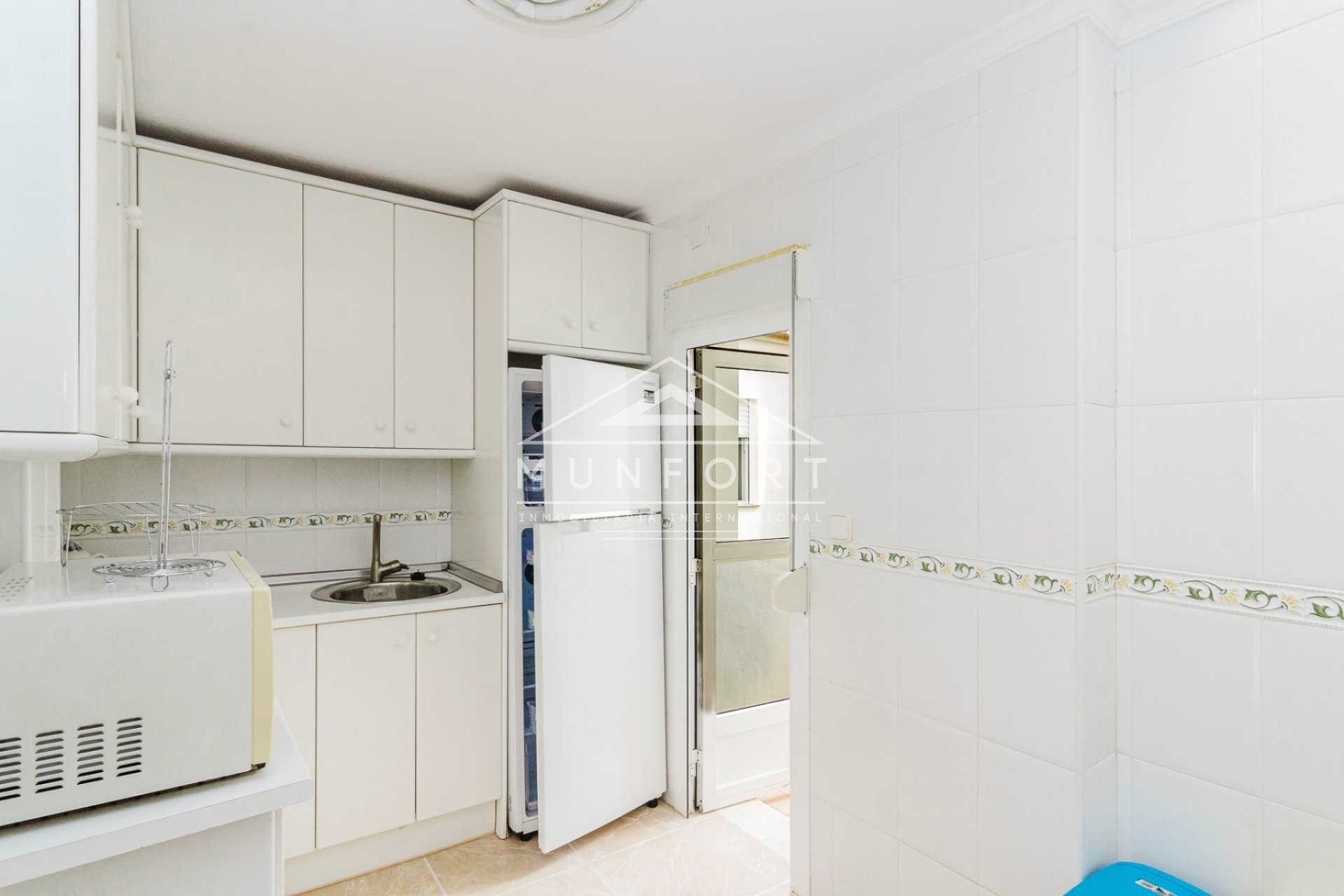 Resale - Apartments -
Los Nietos