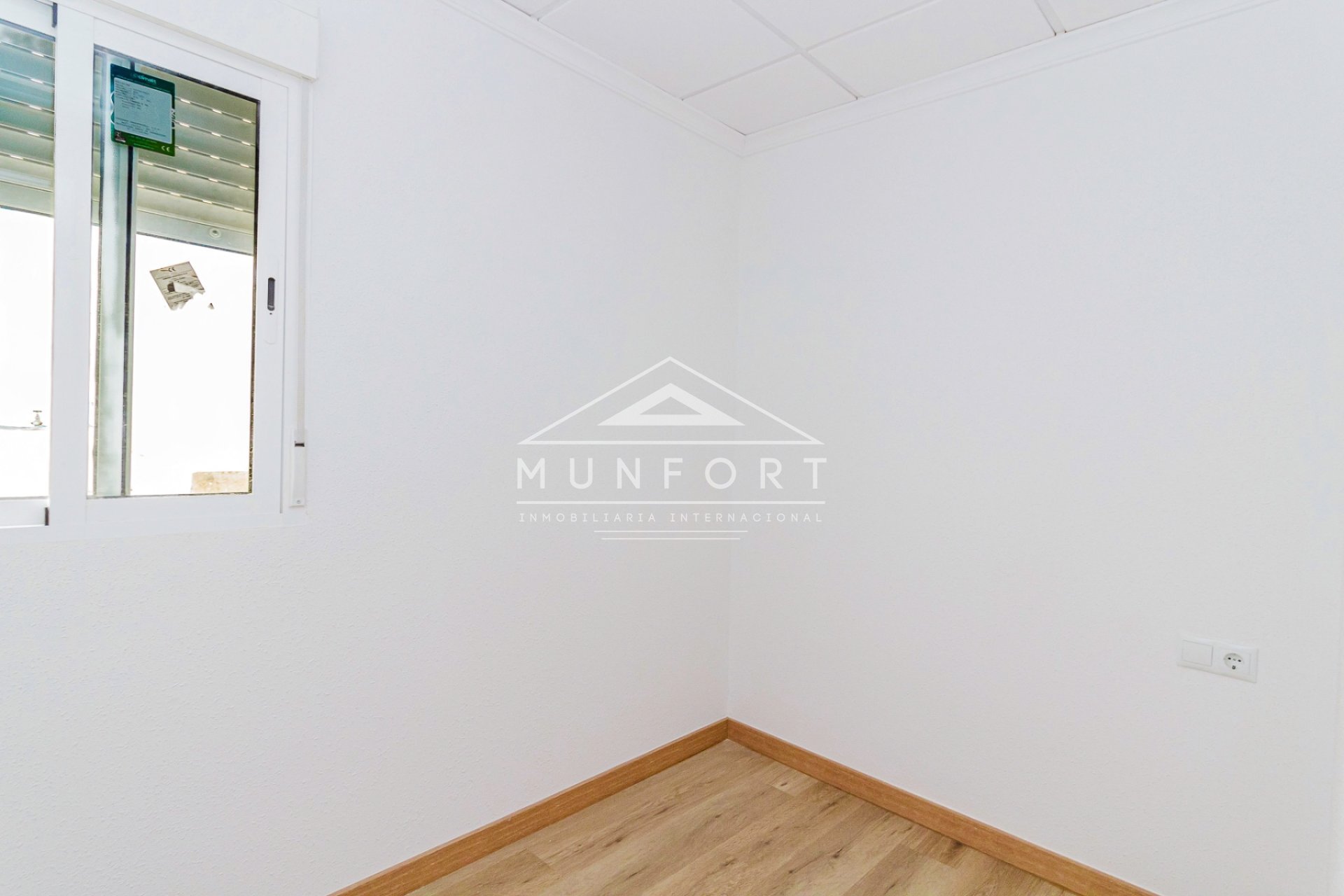 Resale - Apartments -
Los Nietos