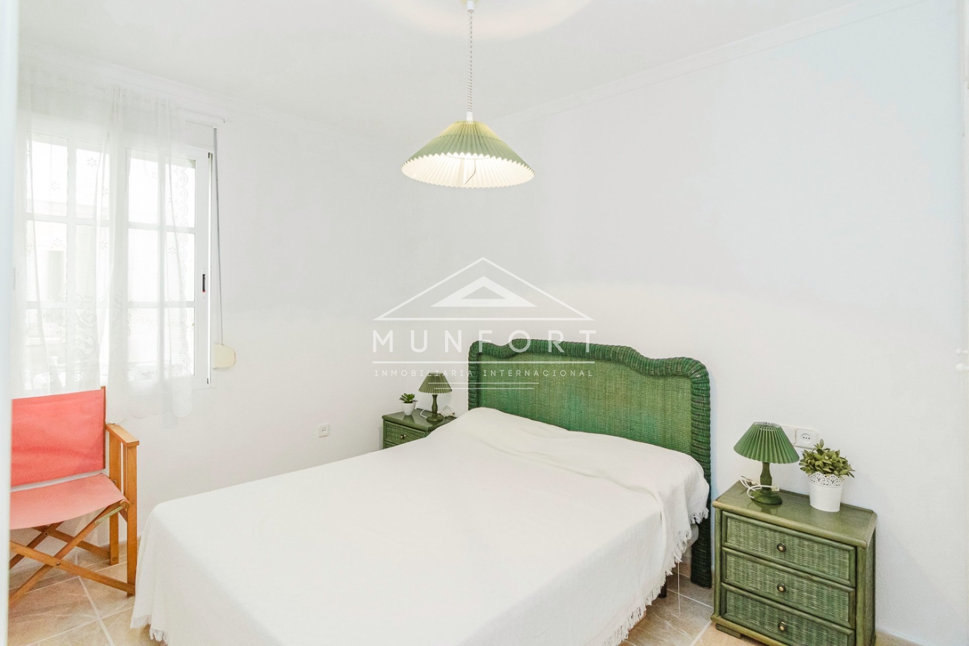 Resale - Apartments -
Los Nietos