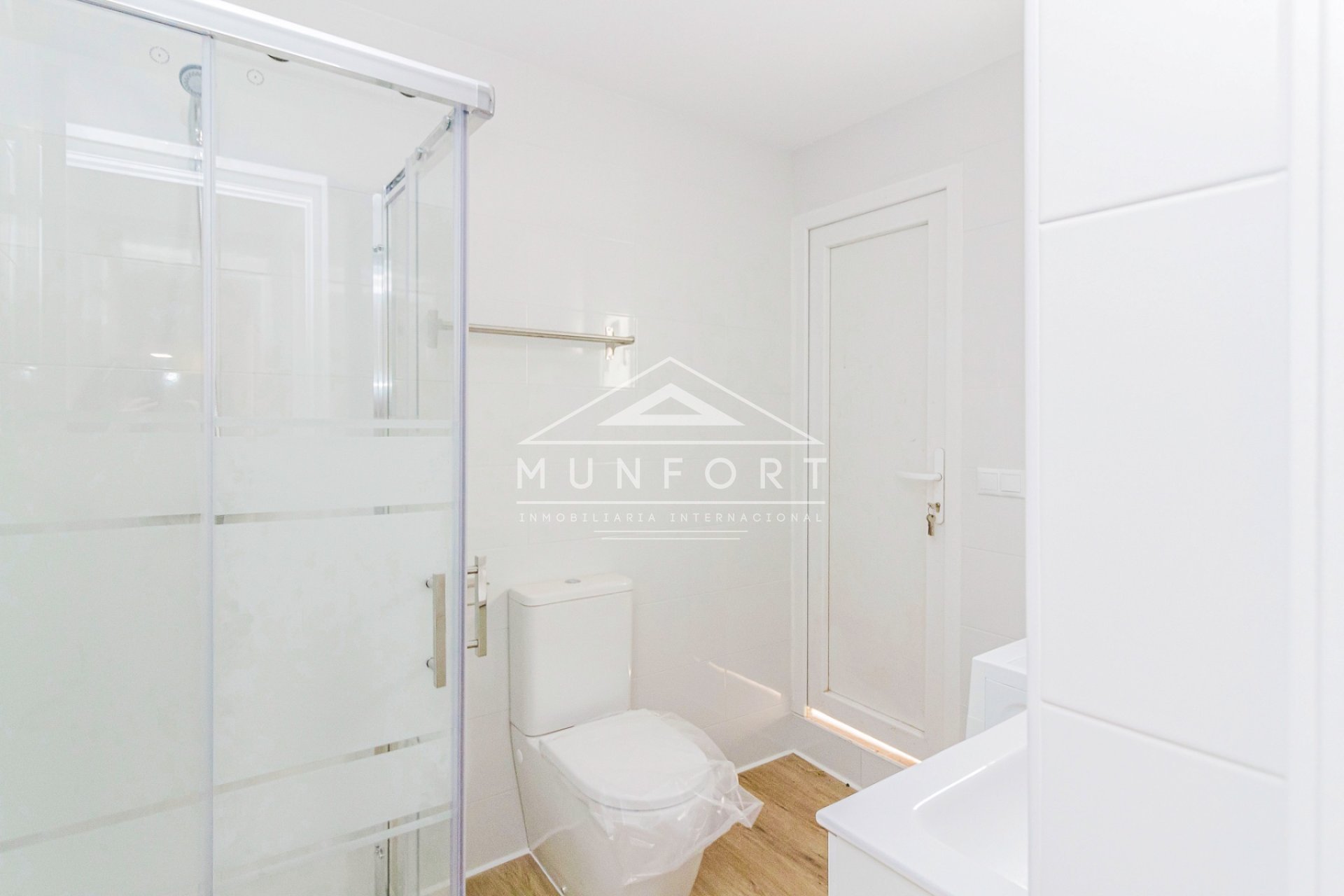 Resale - Apartments -
Los Nietos