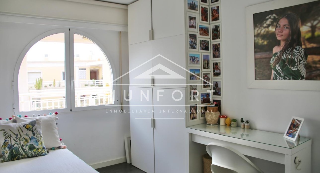 Resale - Apartments -
Orihuela Costa - Aguamarina