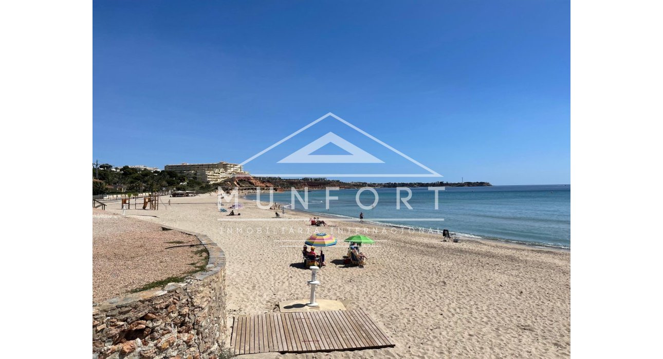 Resale - Apartments -
Orihuela Costa - Dehesa de Campoamor