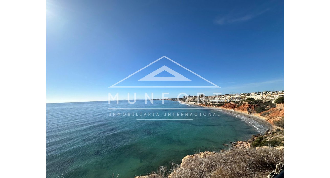 Resale - Apartments -
Orihuela Costa - Dehesa de Campoamor