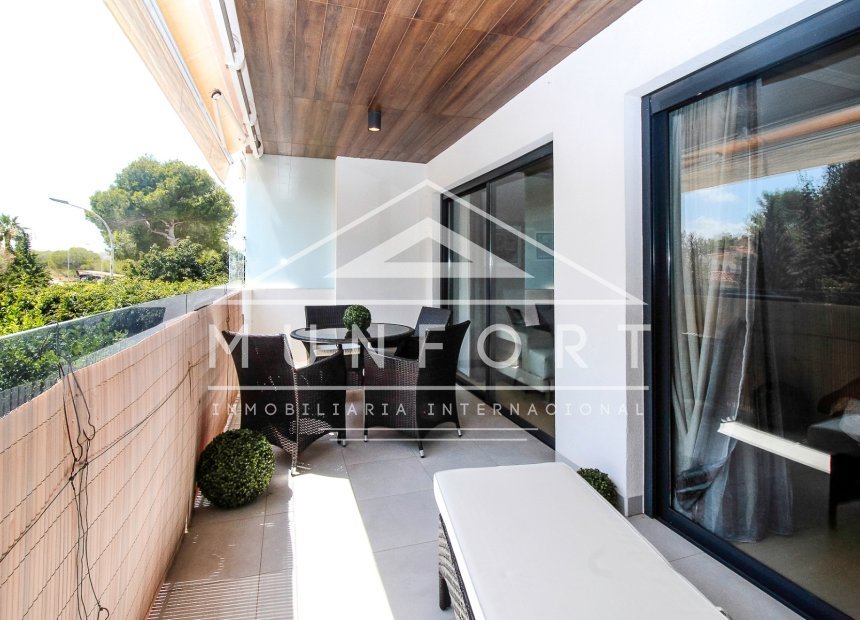 Resale - Apartments -
Orihuela Costa - Dehesa de Campoamor