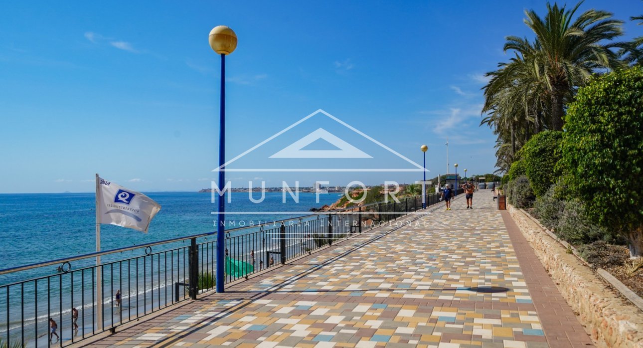 Resale - Apartments -
Orihuela Costa - Punta Prima