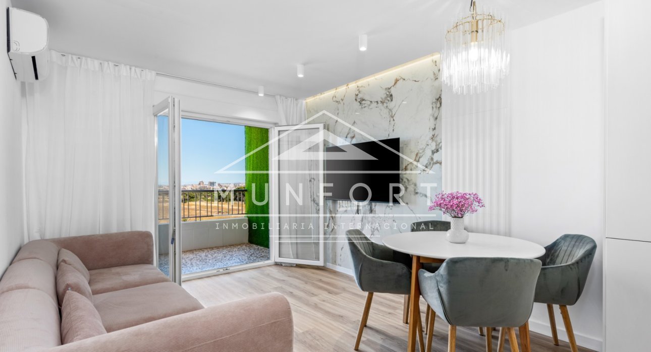 Resale - Apartments -
Orihuela Costa - Punta Prima