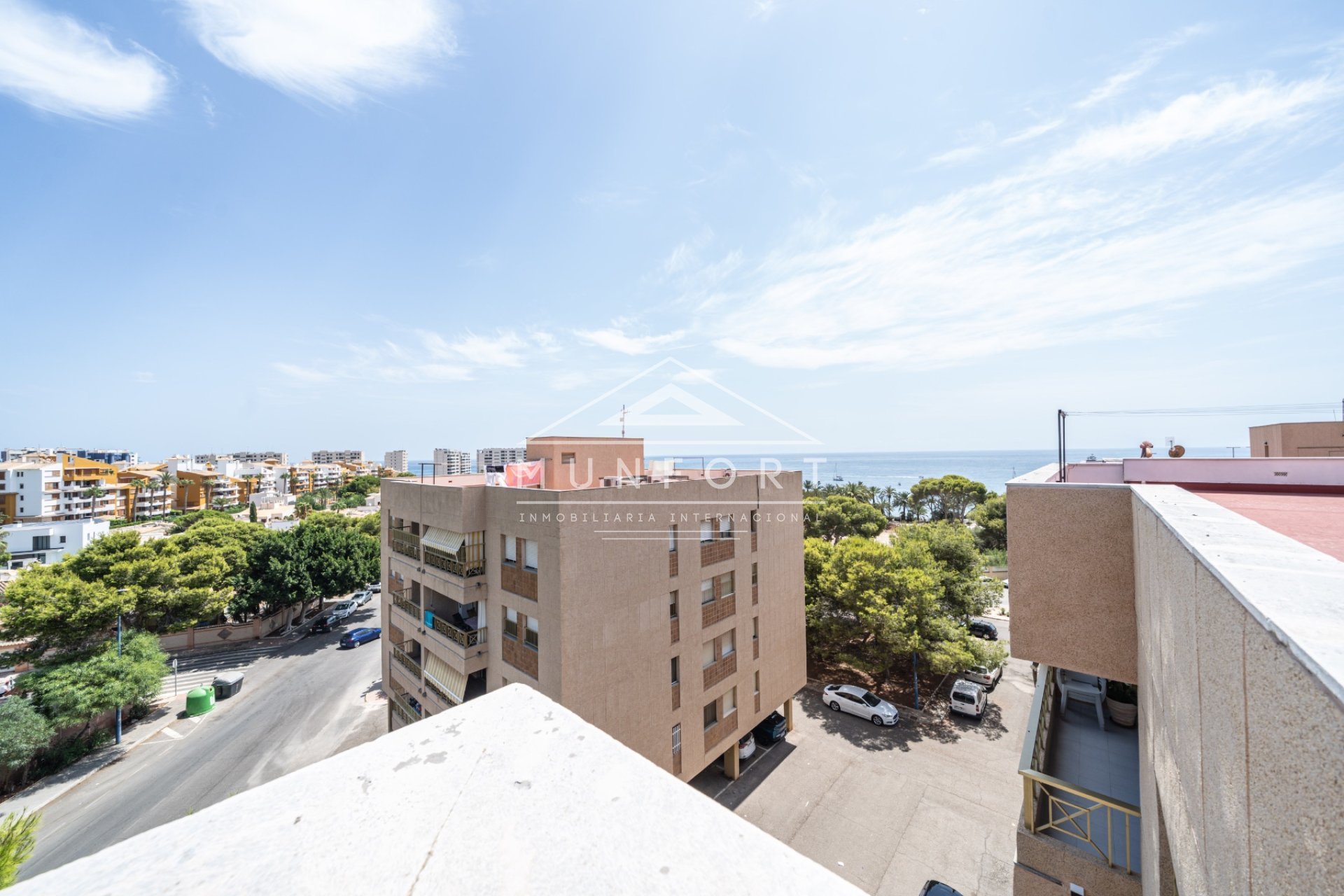 Resale - Apartments -
Orihuela Costa - Punta Prima
