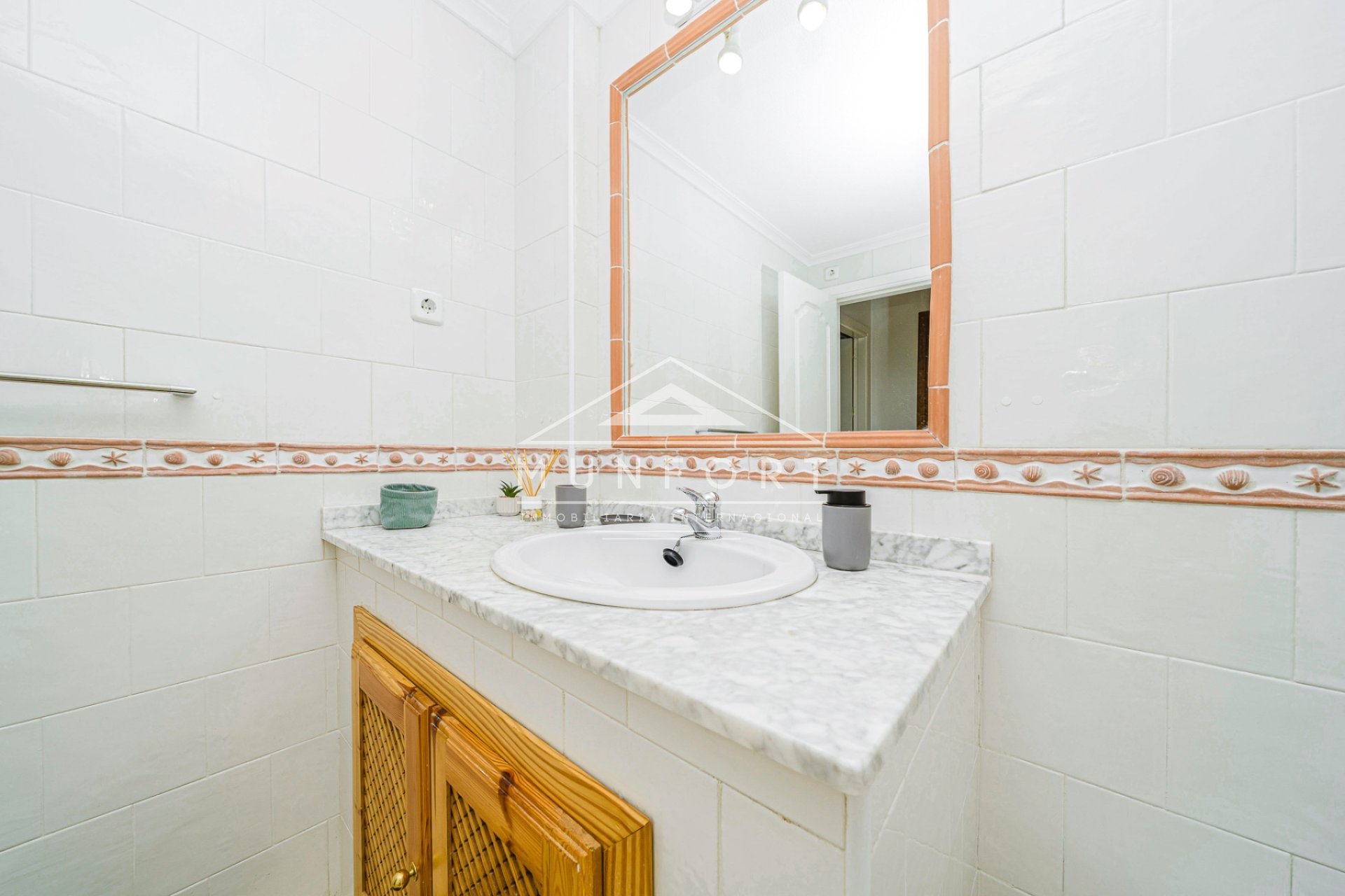 Resale - Apartments -
Orihuela Costa - Villamartín