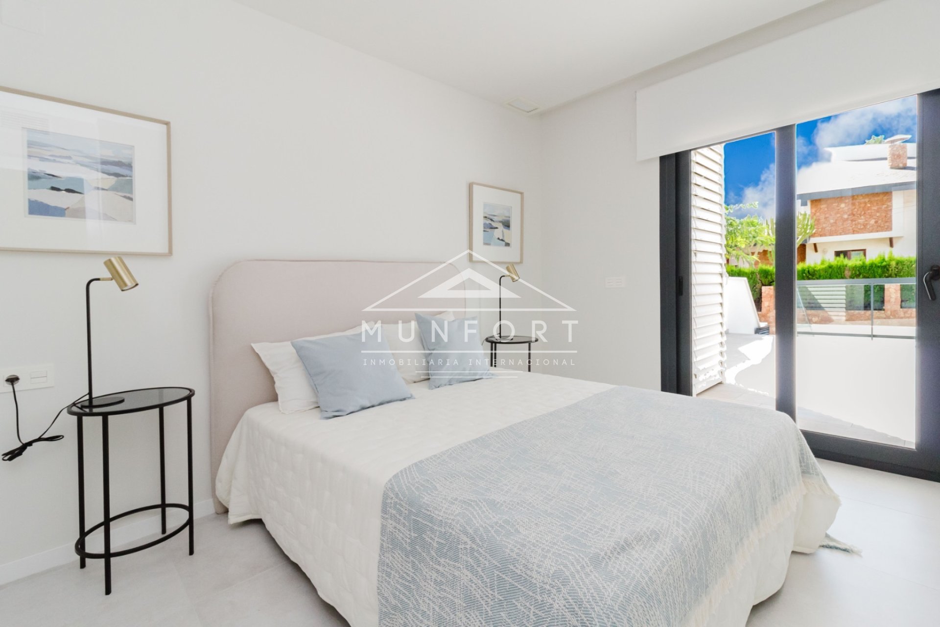 Resale - Apartments -
Pilar de la Horadada - Mil Palmeras