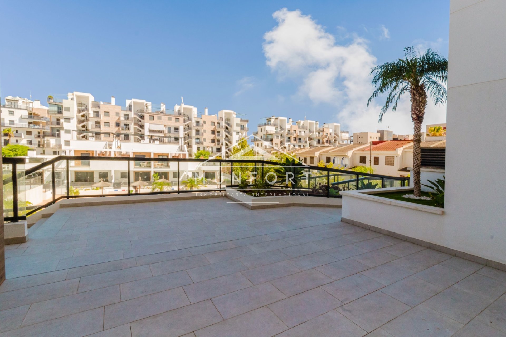 Resale - Apartments -
Pilar de la Horadada - Mil Palmeras