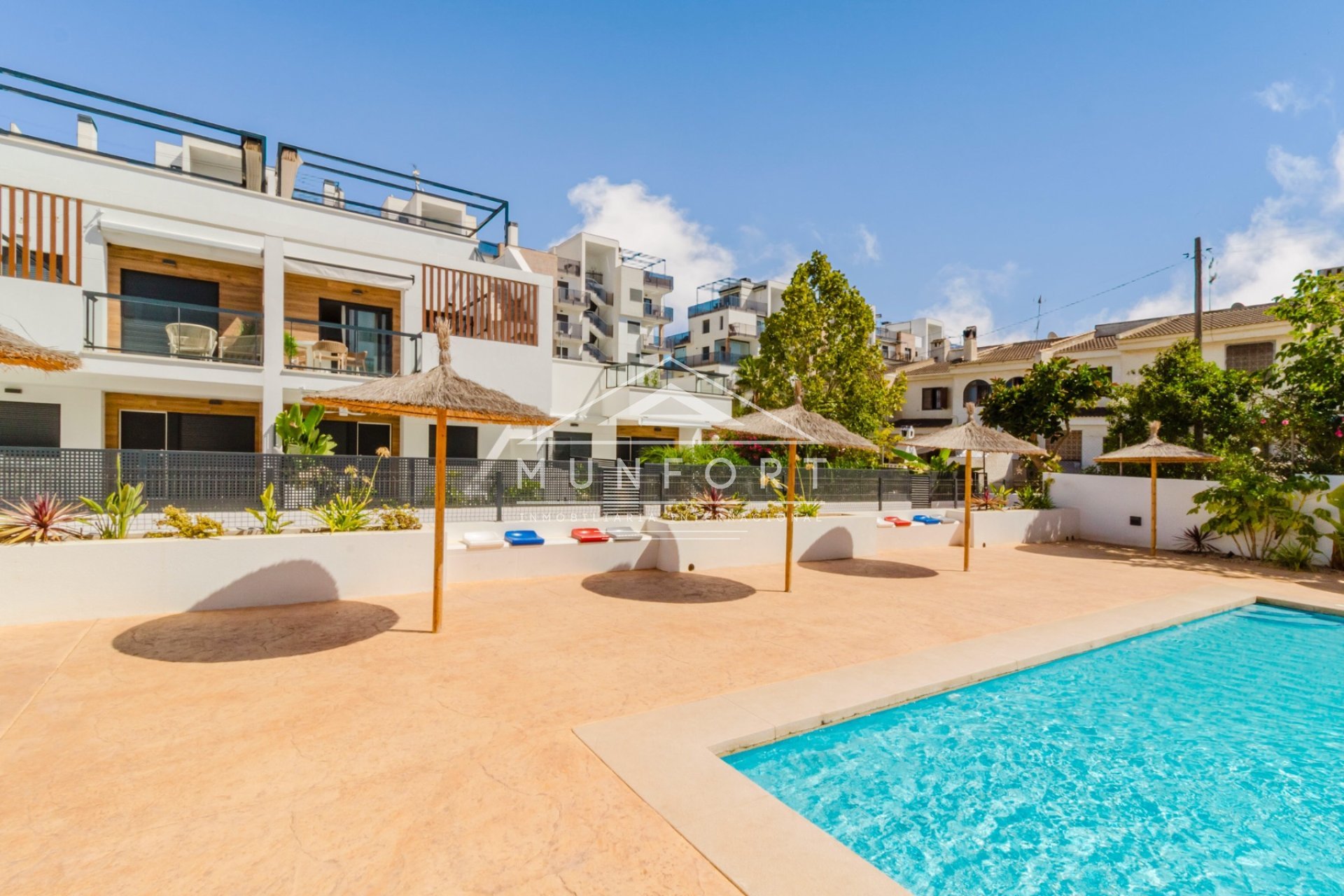 Resale - Apartments -
Pilar de la Horadada - Mil Palmeras