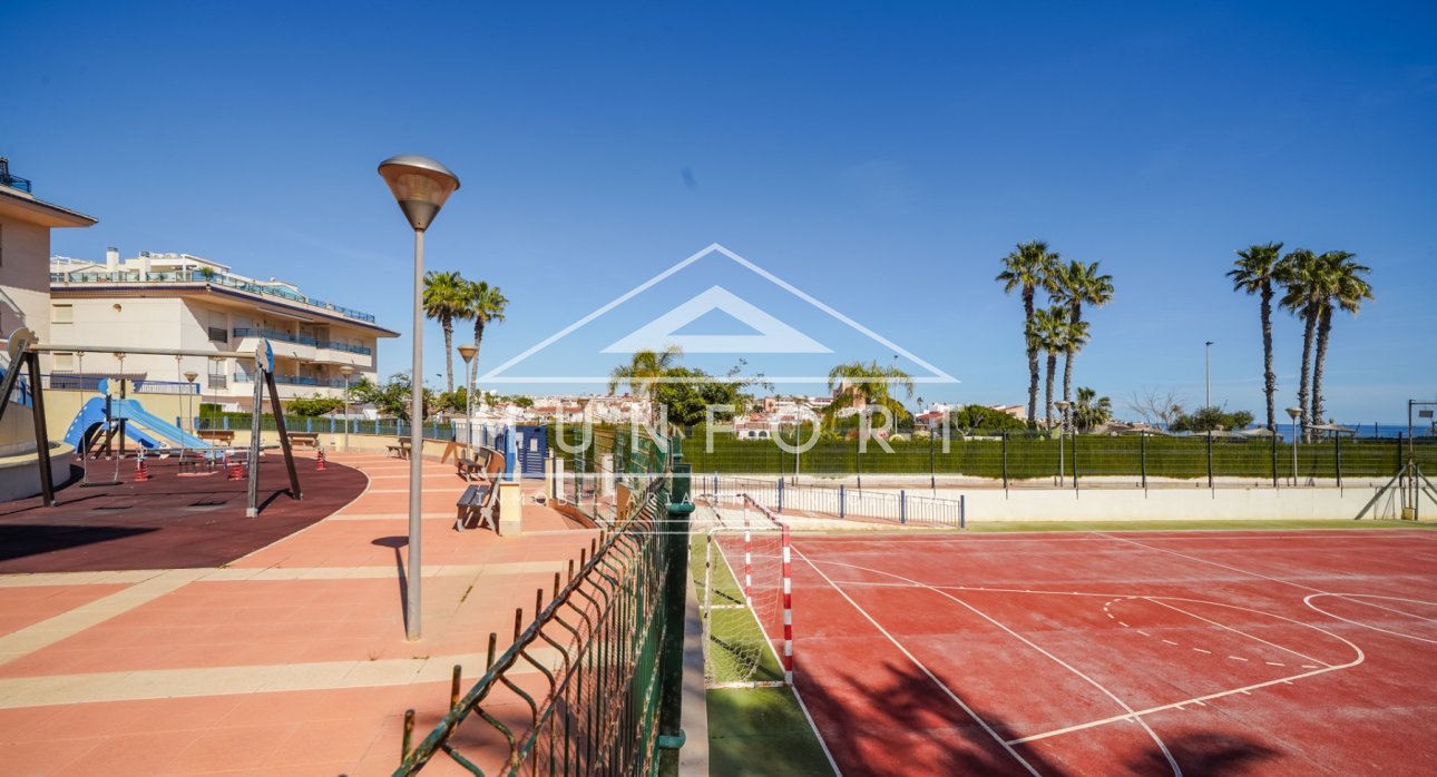 Resale - Apartments -
Pilar de la Horadada - Torre de la Horadada