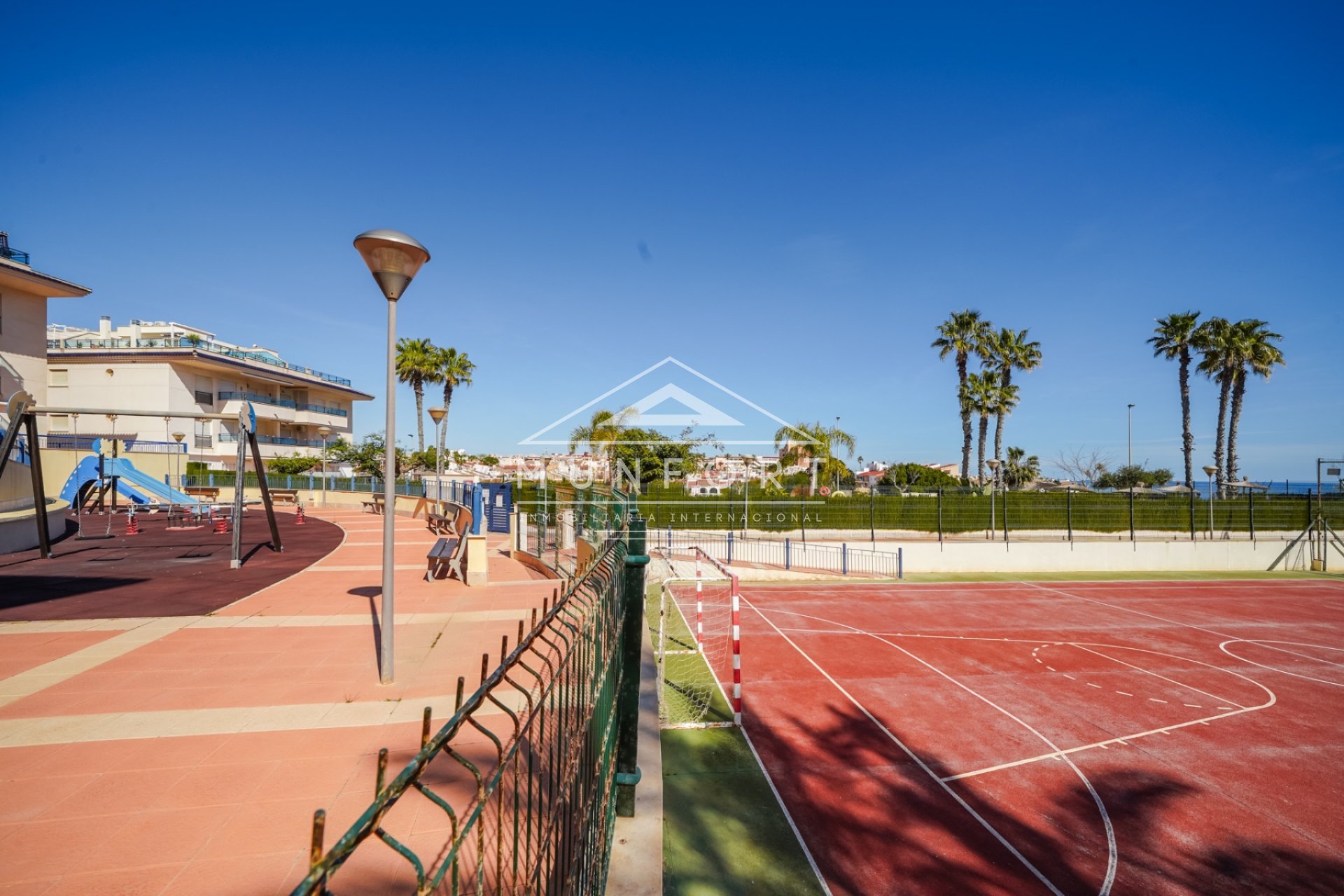 Resale - Apartments -
Pilar de la Horadada - Torre de la Horadada