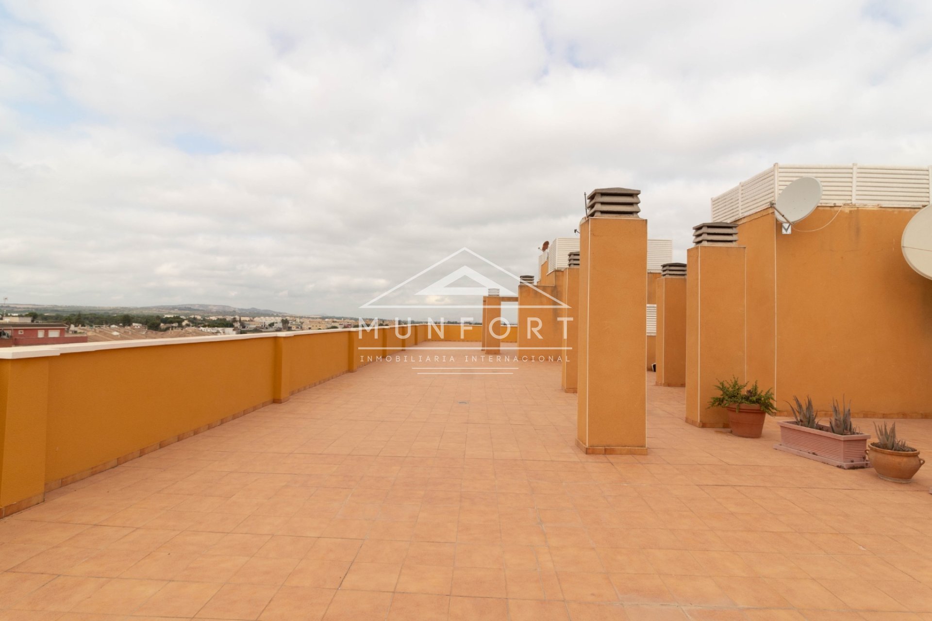 Resale - Apartments -
Rojales