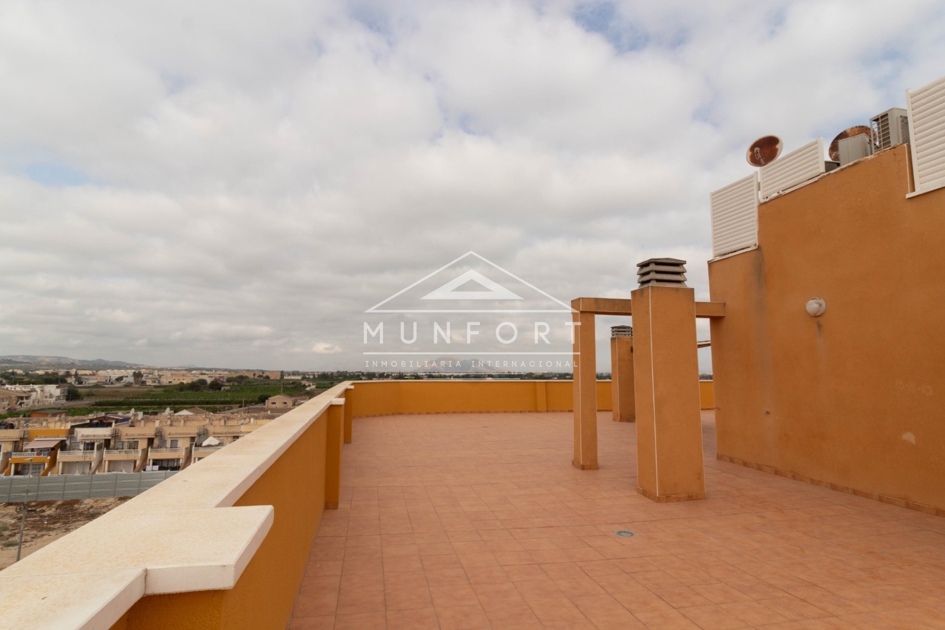 Resale - Apartments -
Rojales