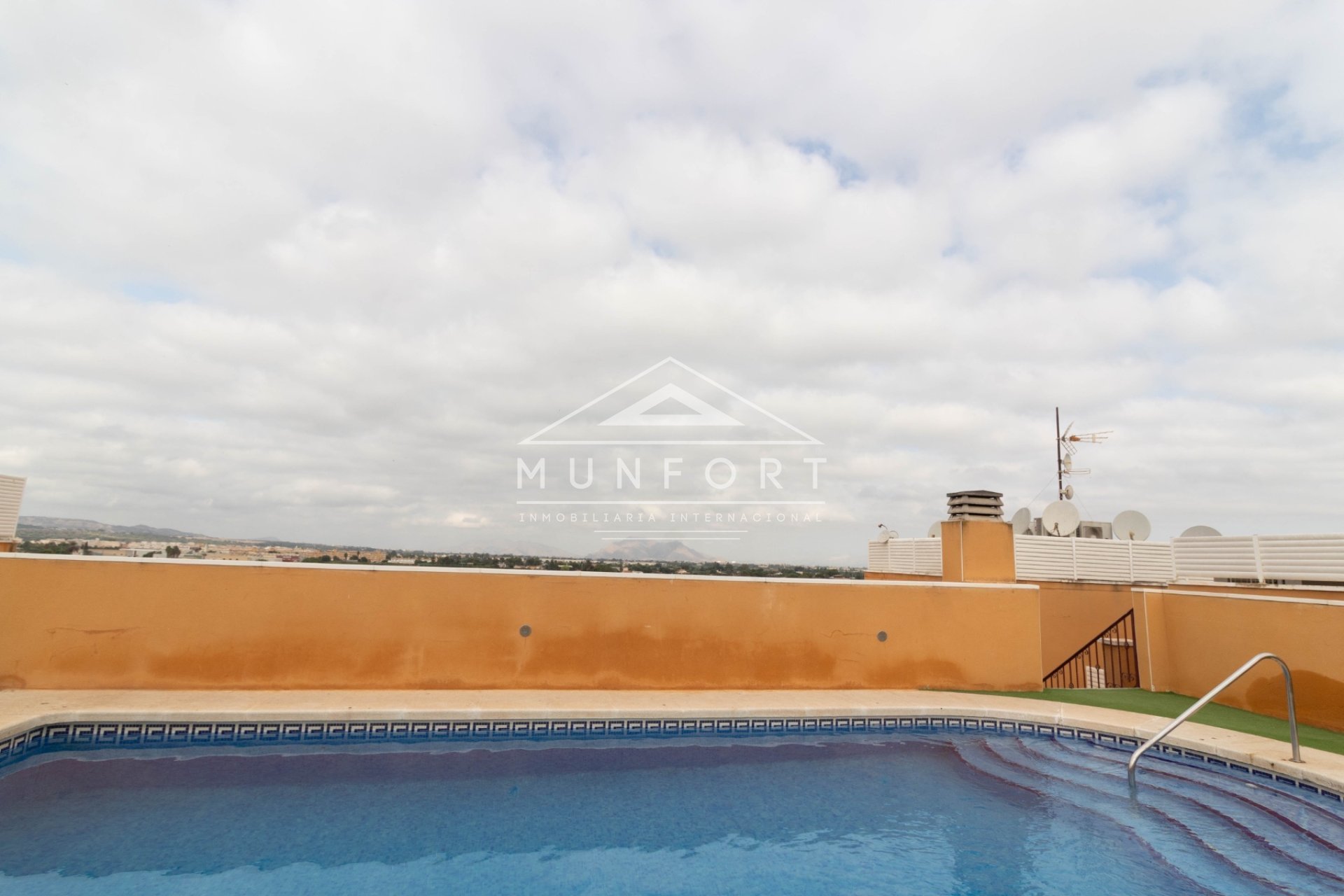 Resale - Apartments -
Rojales