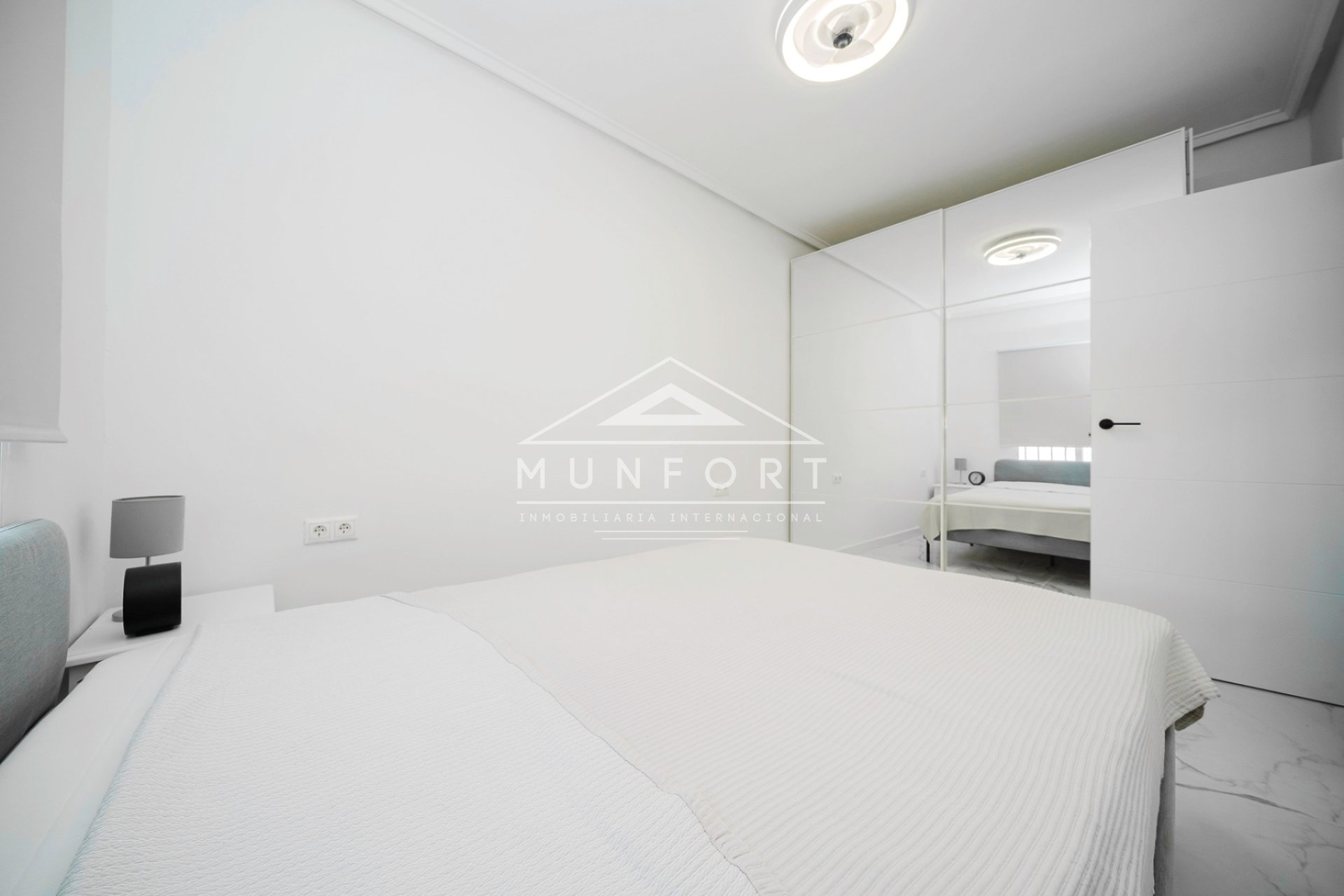 Resale - Apartments -
Torrevieja - Centro - Torrevieja