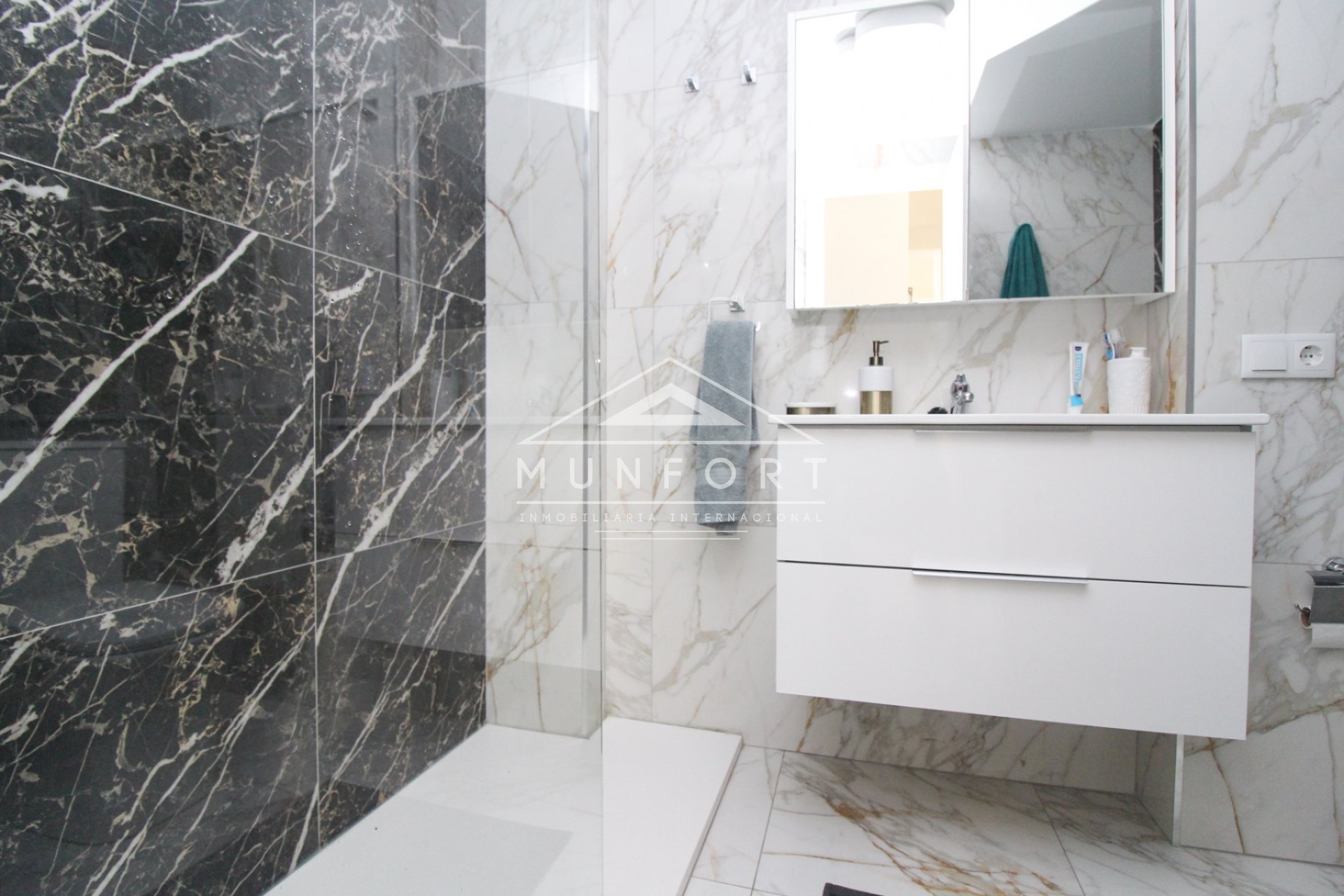 Resale - Apartments -
Torrevieja - Centro - Torrevieja