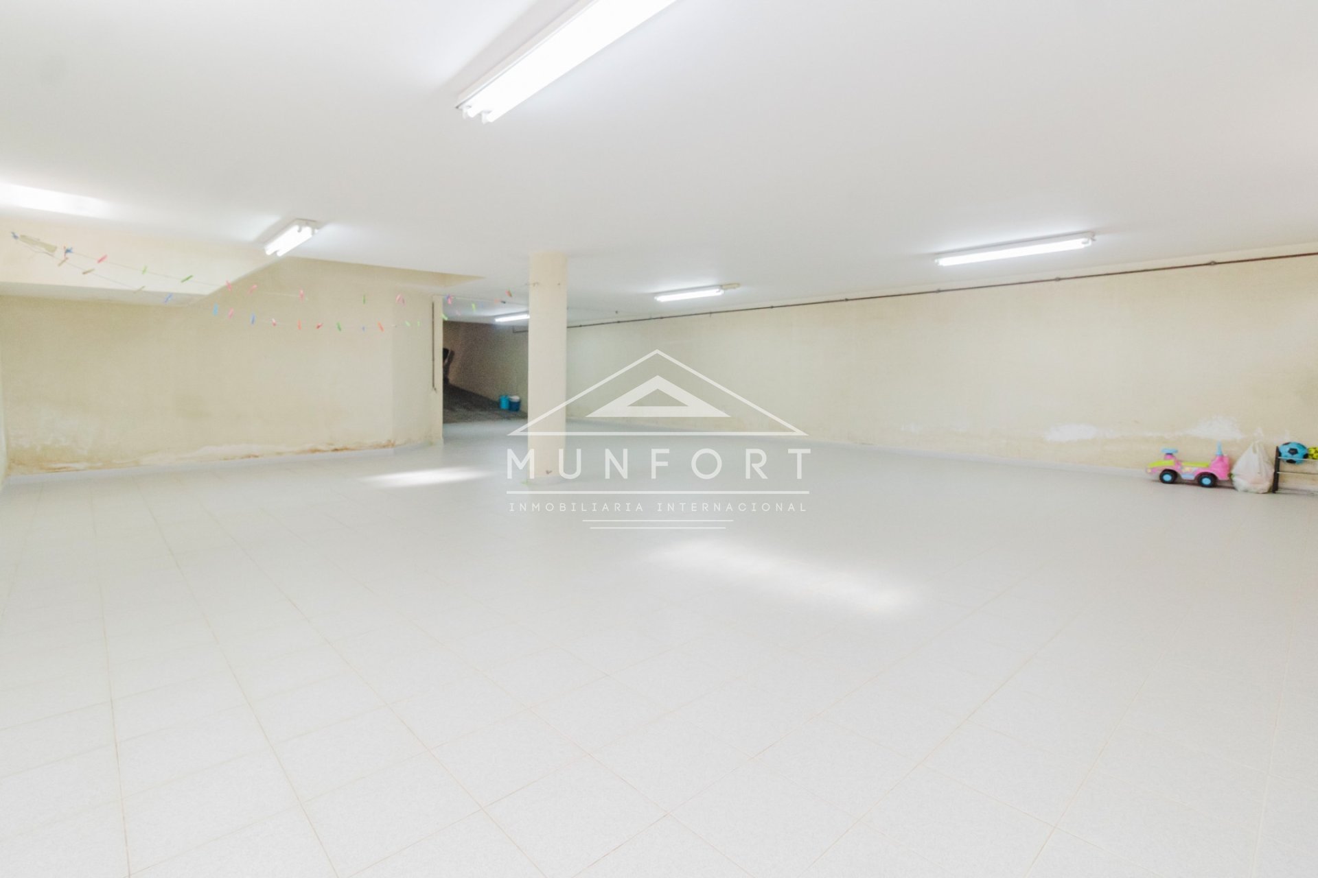 Resale - Building -
Alcázares, Los - Los Alcázares