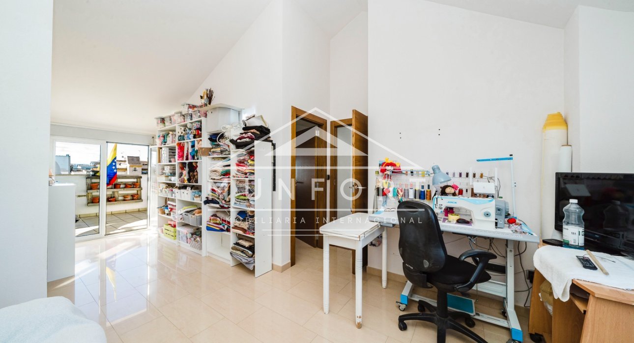 Resale - Building -
Pilar de la Horadada