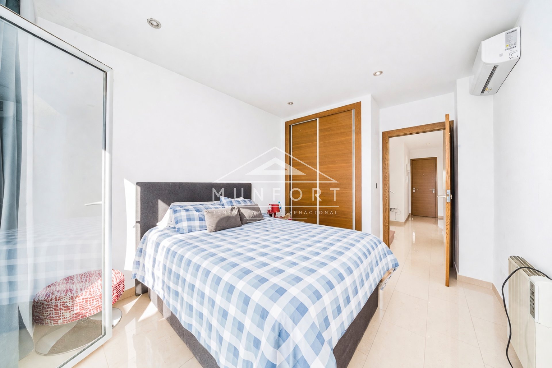 Resale - Building -
Pilar de la Horadada