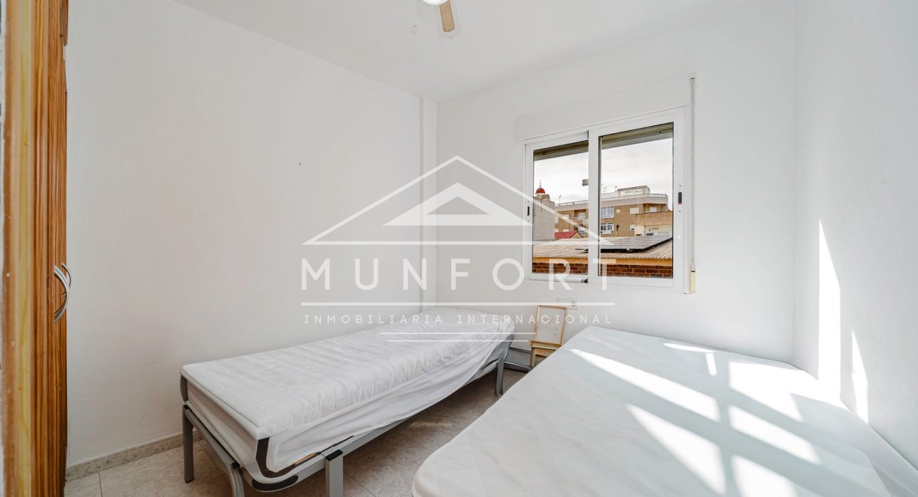 Resale - Building -
San Miguel de Salinas