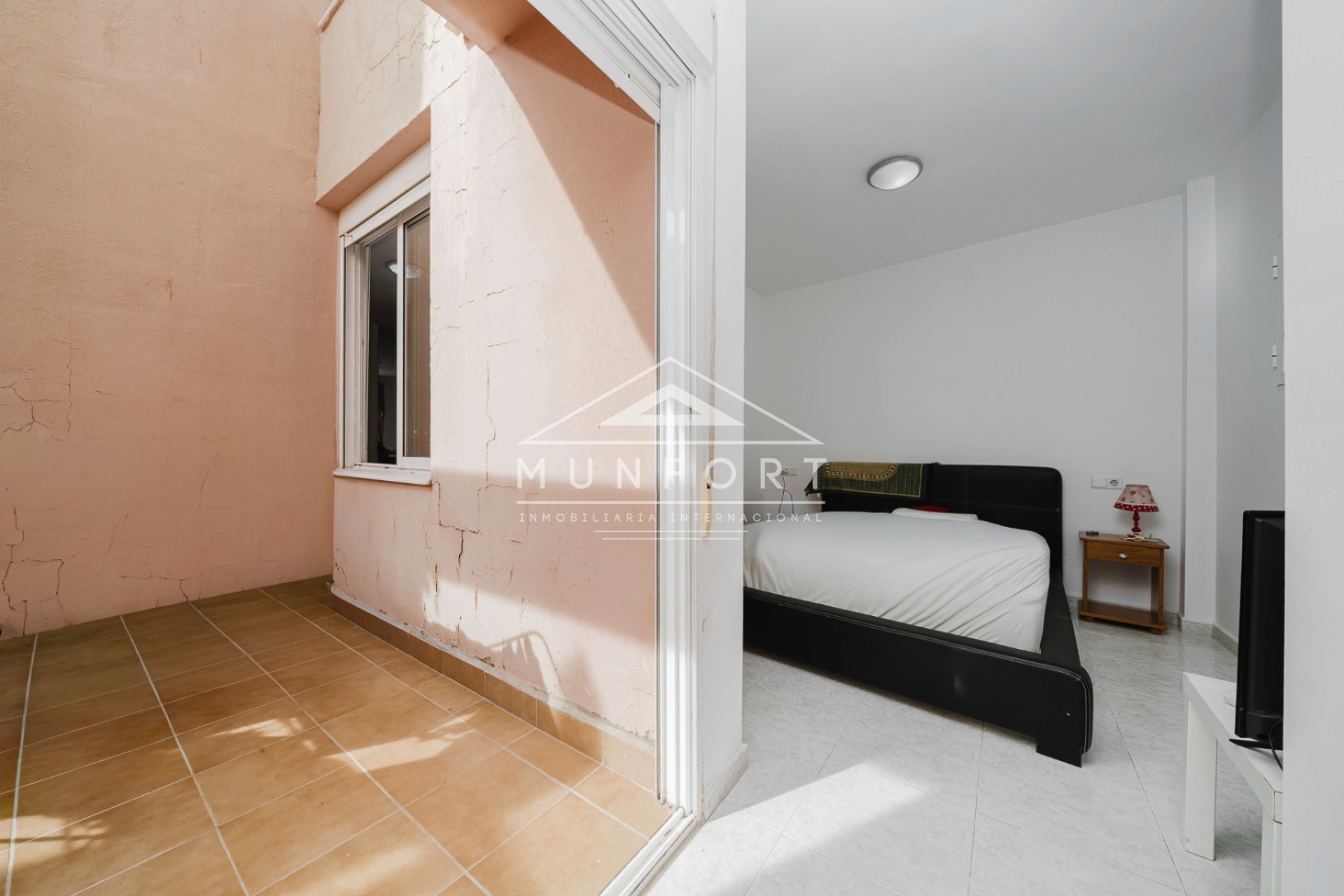 Resale - Building -
San Miguel de Salinas