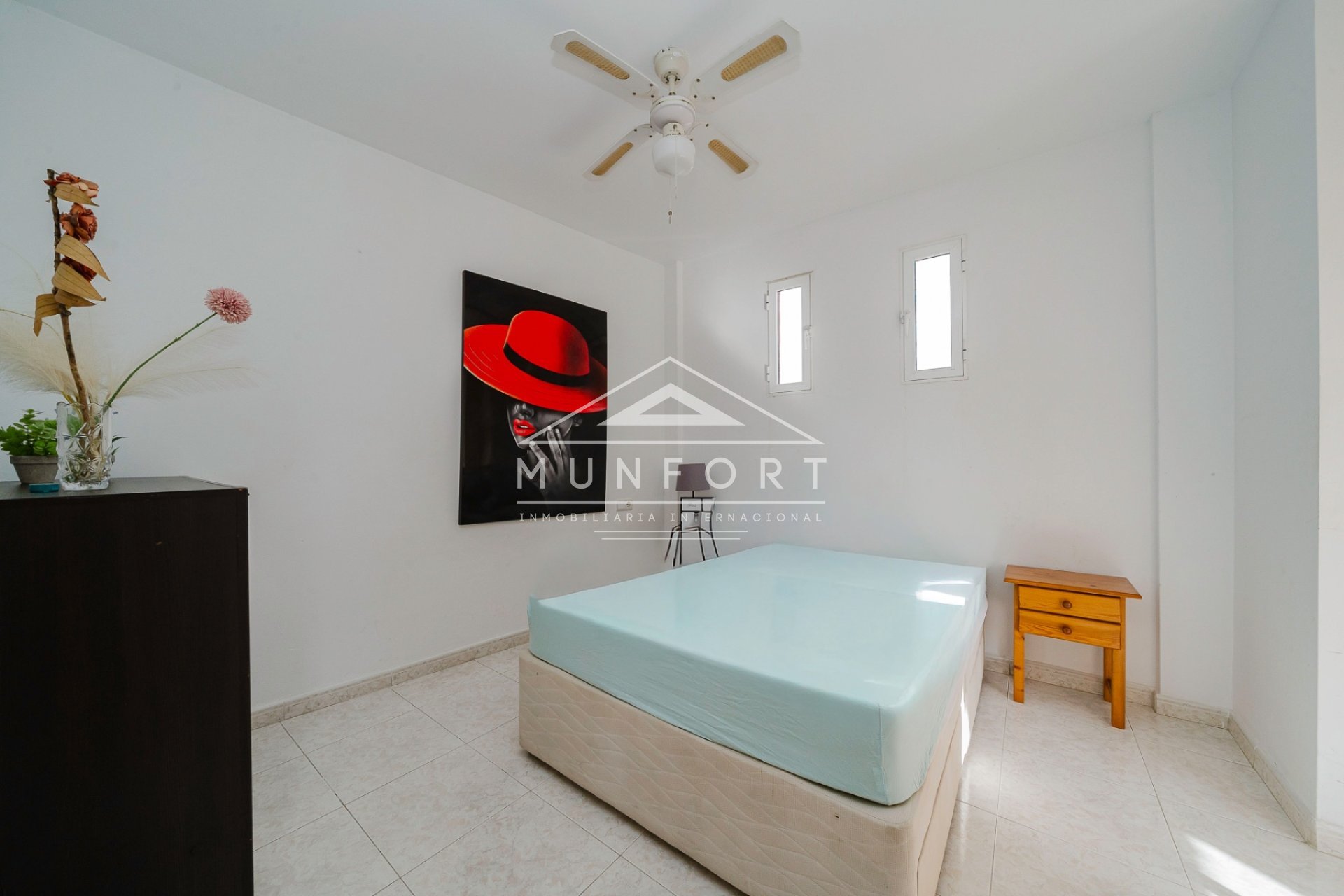 Resale - Building -
San Miguel de Salinas