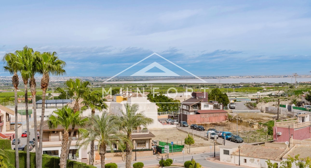 Resale - Building -
San Miguel de Salinas