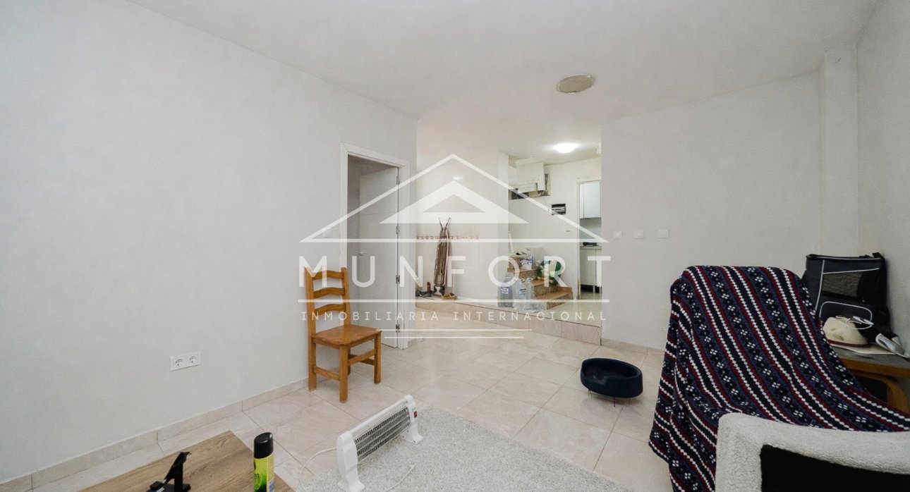 Resale - Building -
San Miguel de Salinas