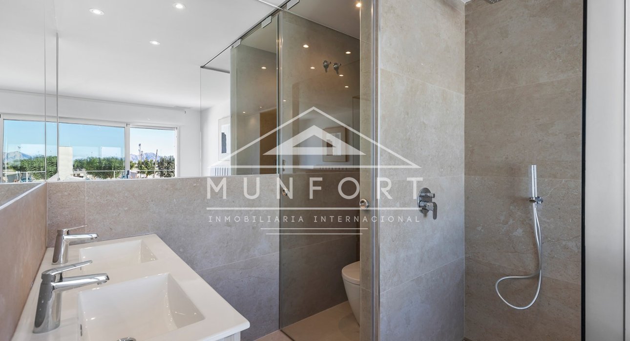 Resale - Bungalows -
Dolores