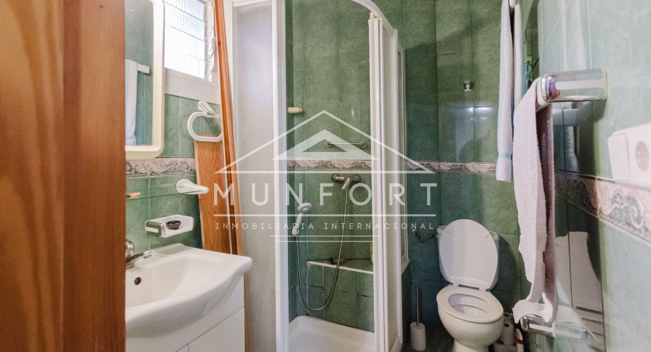 Resale - Bungalows -
Los Nietos