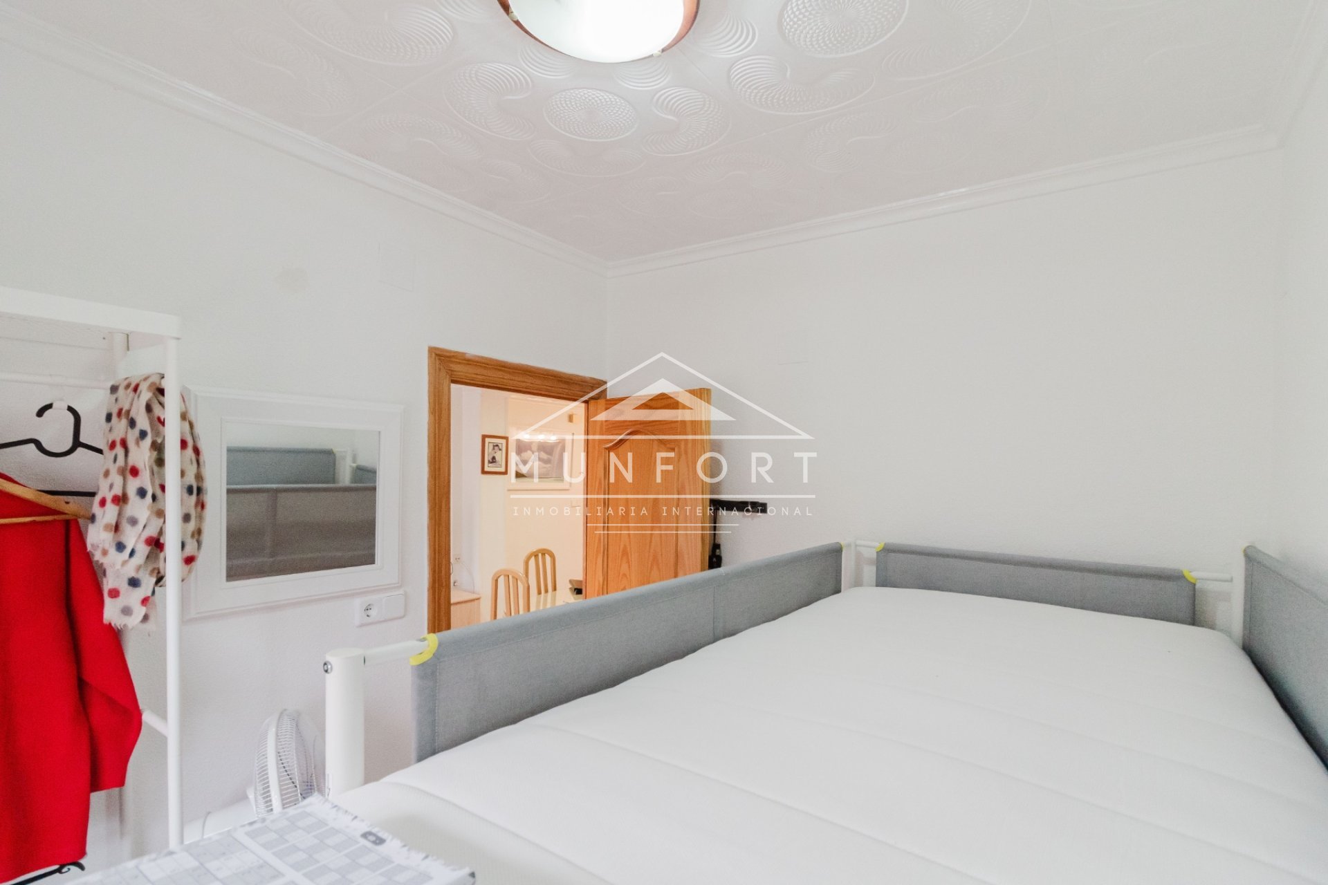 Resale - Bungalows -
Los Nietos