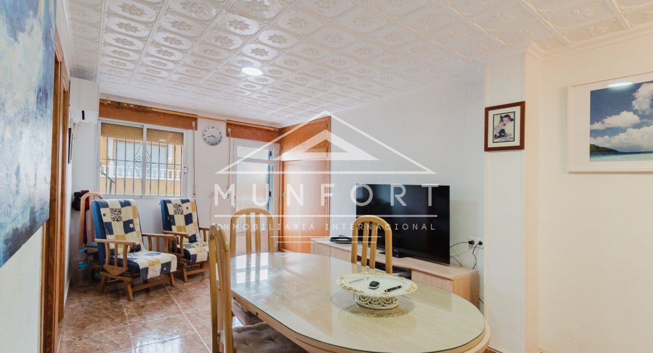 Resale - Bungalows -
Los Nietos