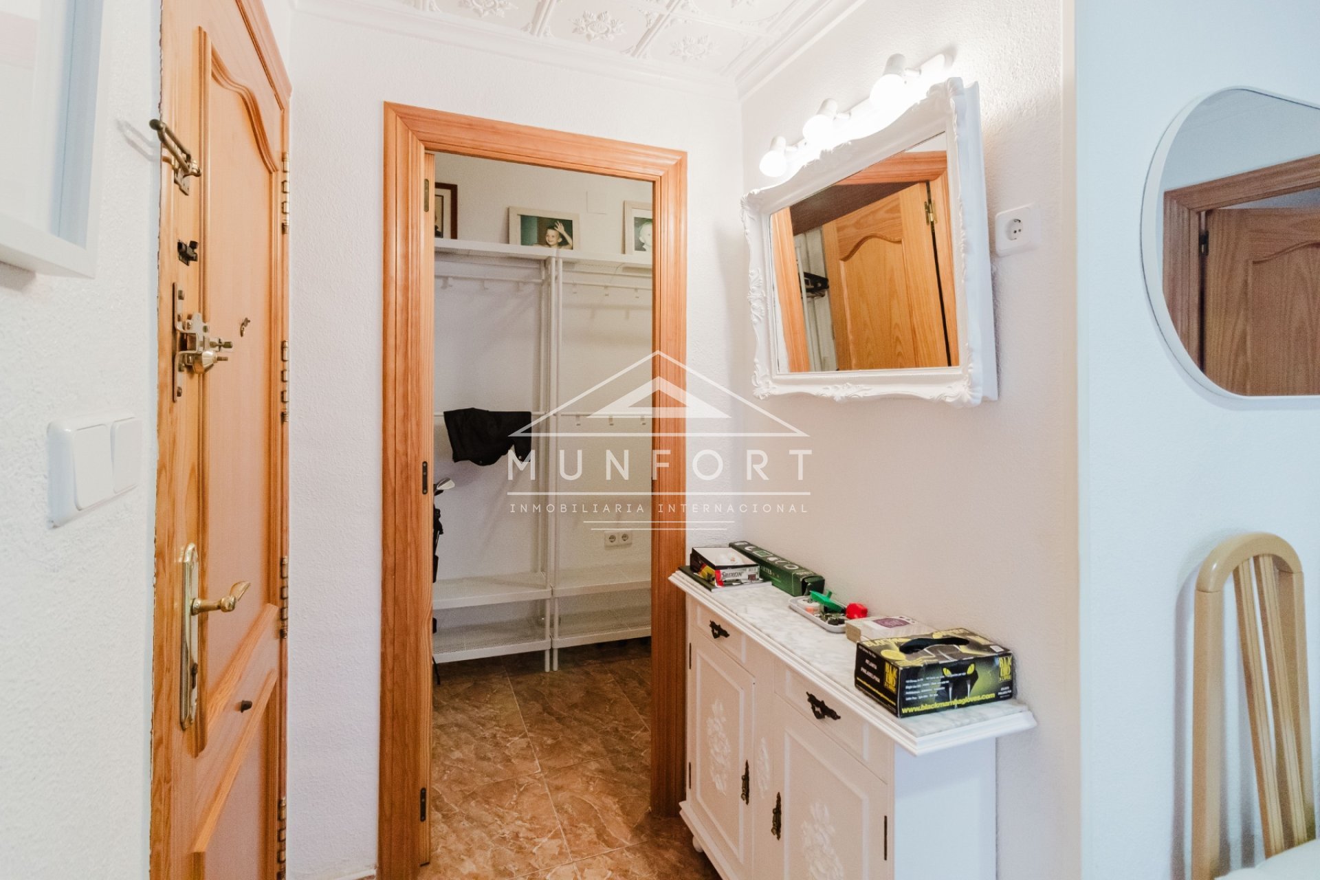 Resale - Bungalows -
Los Nietos