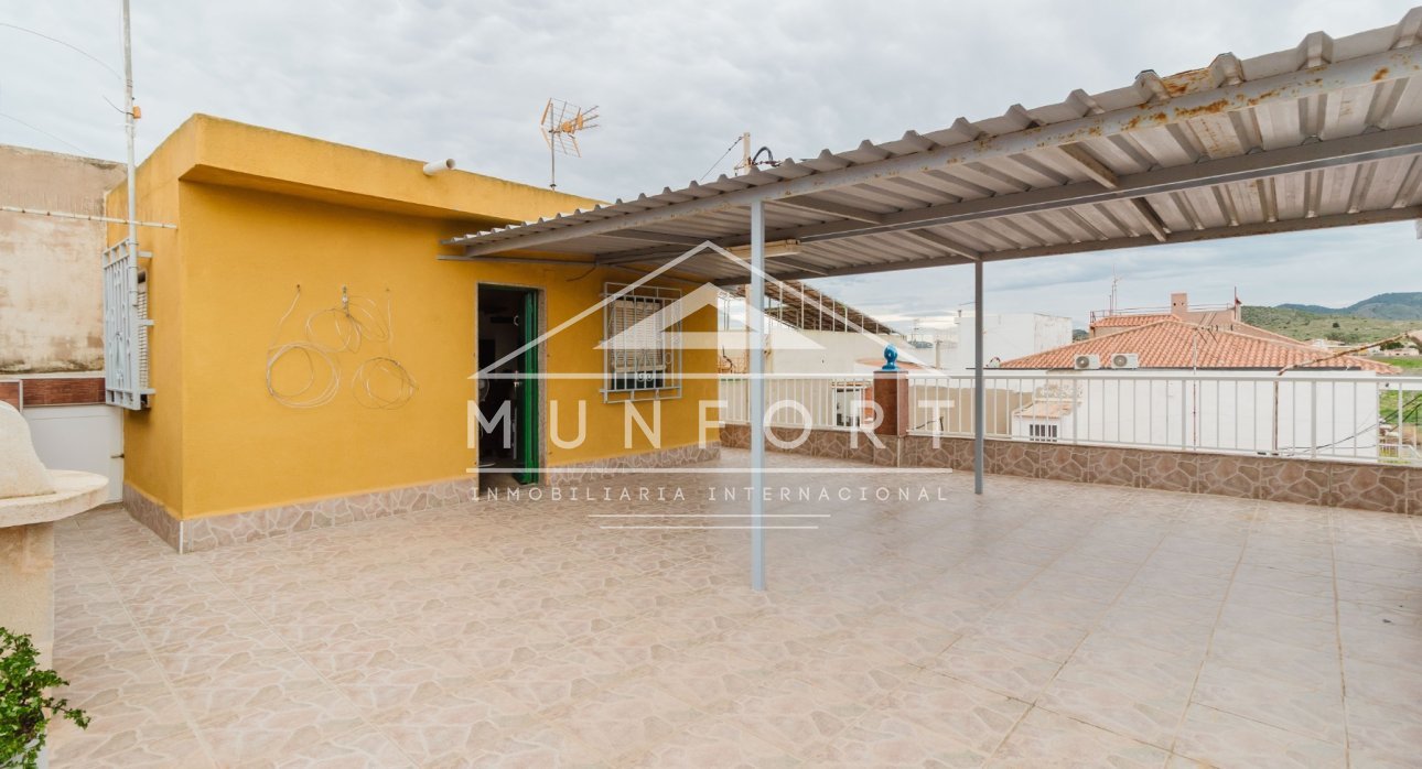 Resale - Bungalows -
Los Nietos