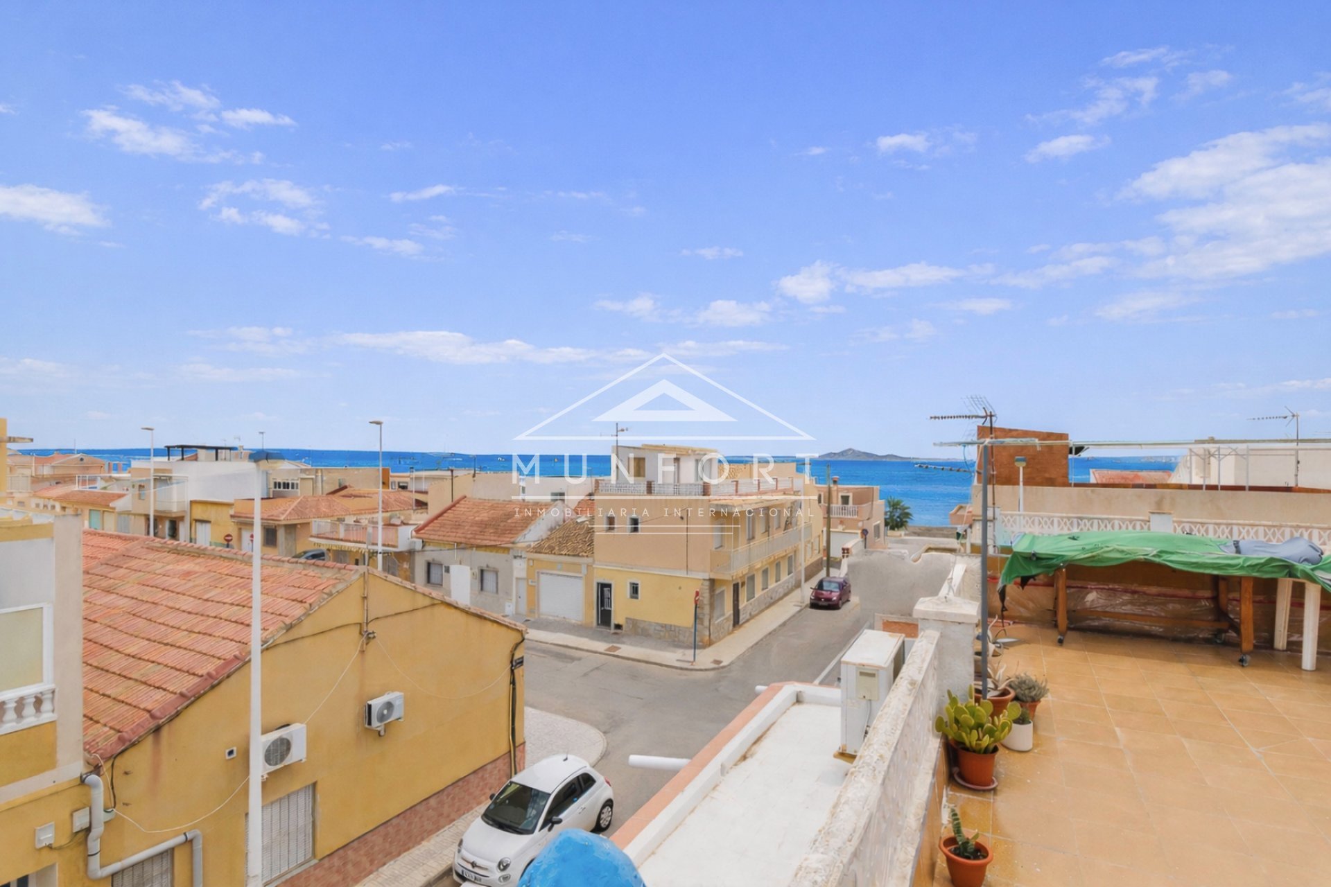 Resale - Bungalows -
Los Nietos