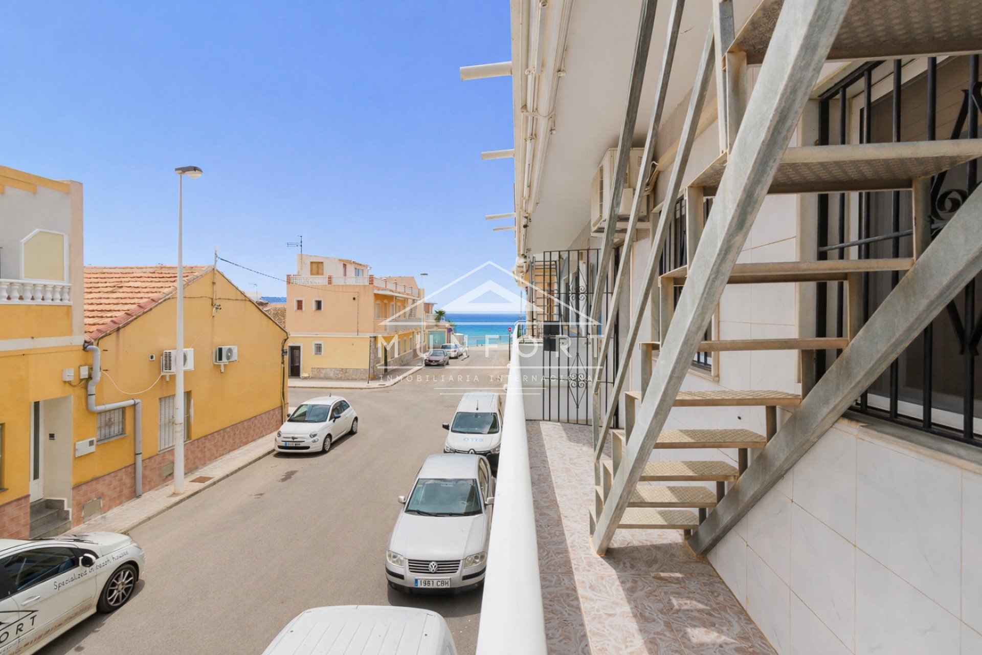 Resale - Bungalows -
Los Nietos