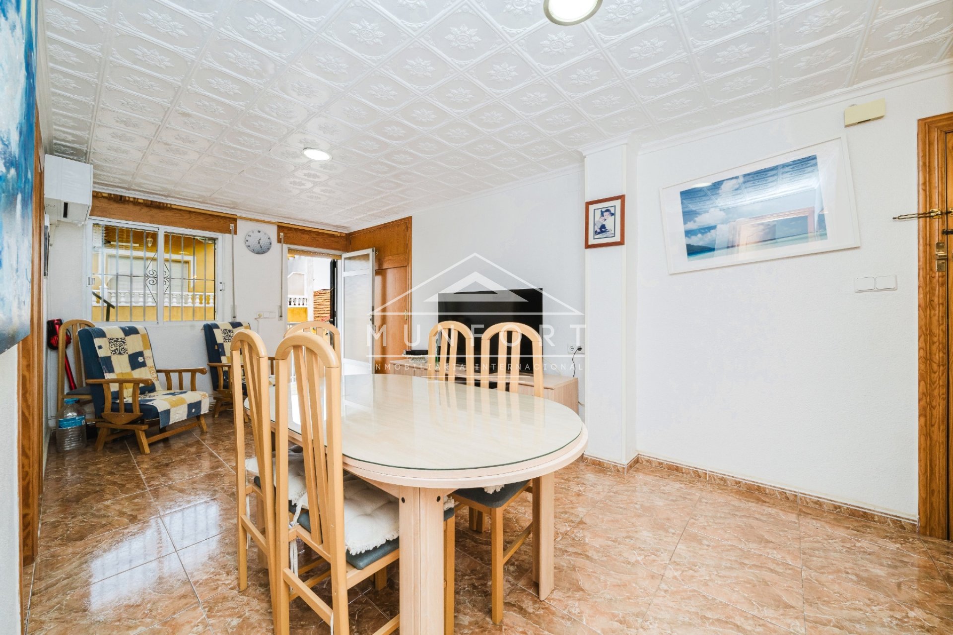 Resale - Bungalows -
Los Nietos