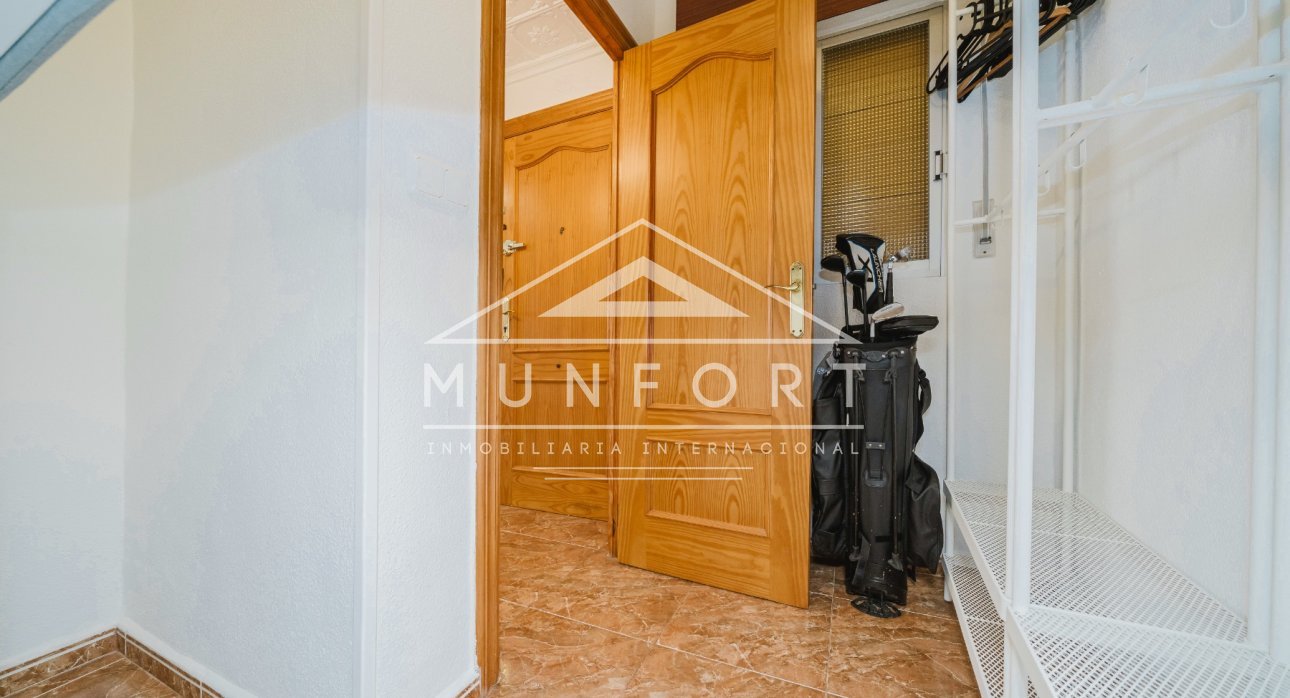 Resale - Bungalows -
Los Nietos