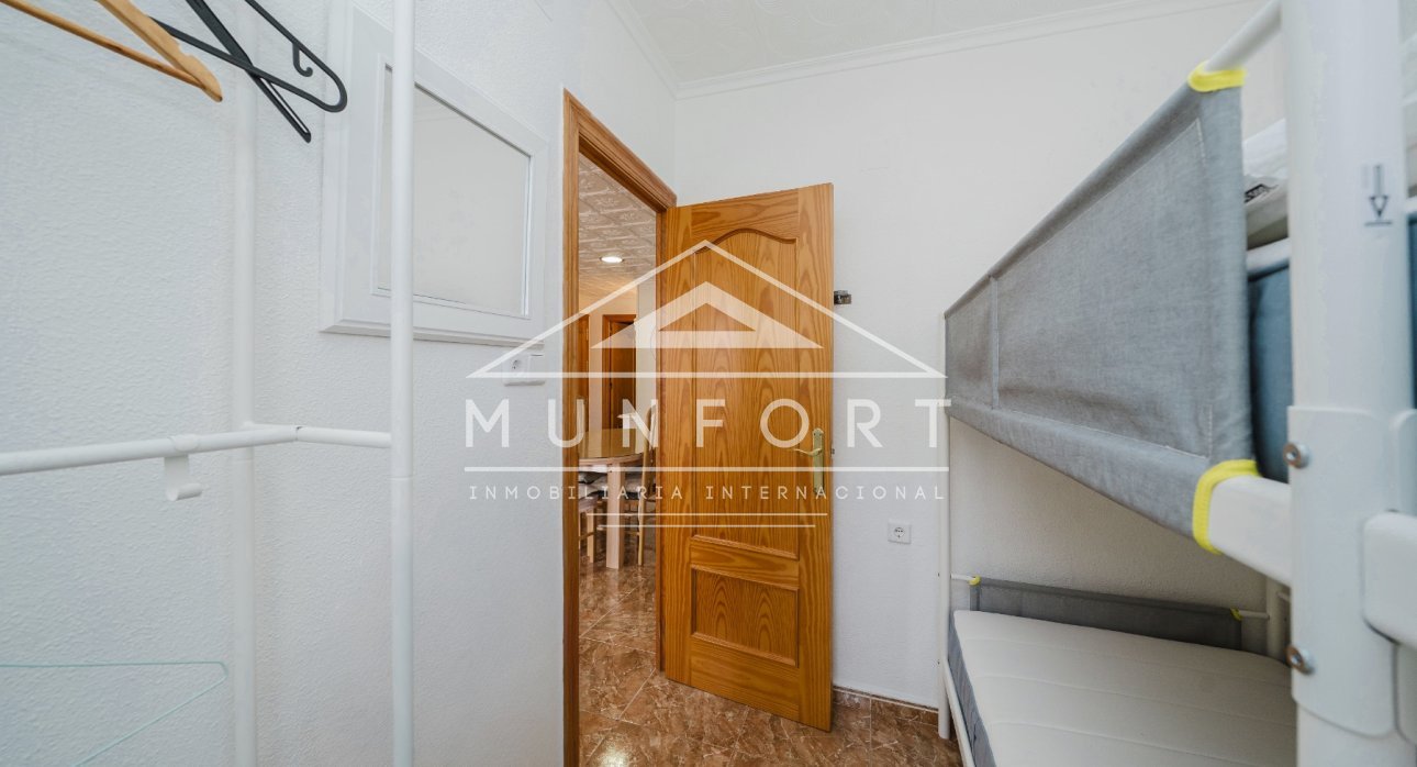 Resale - Bungalows -
Los Nietos