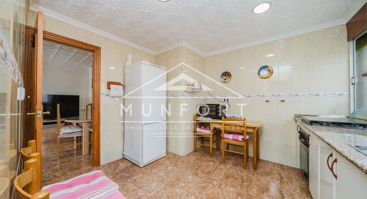 Resale - Bungalows -
Los Nietos