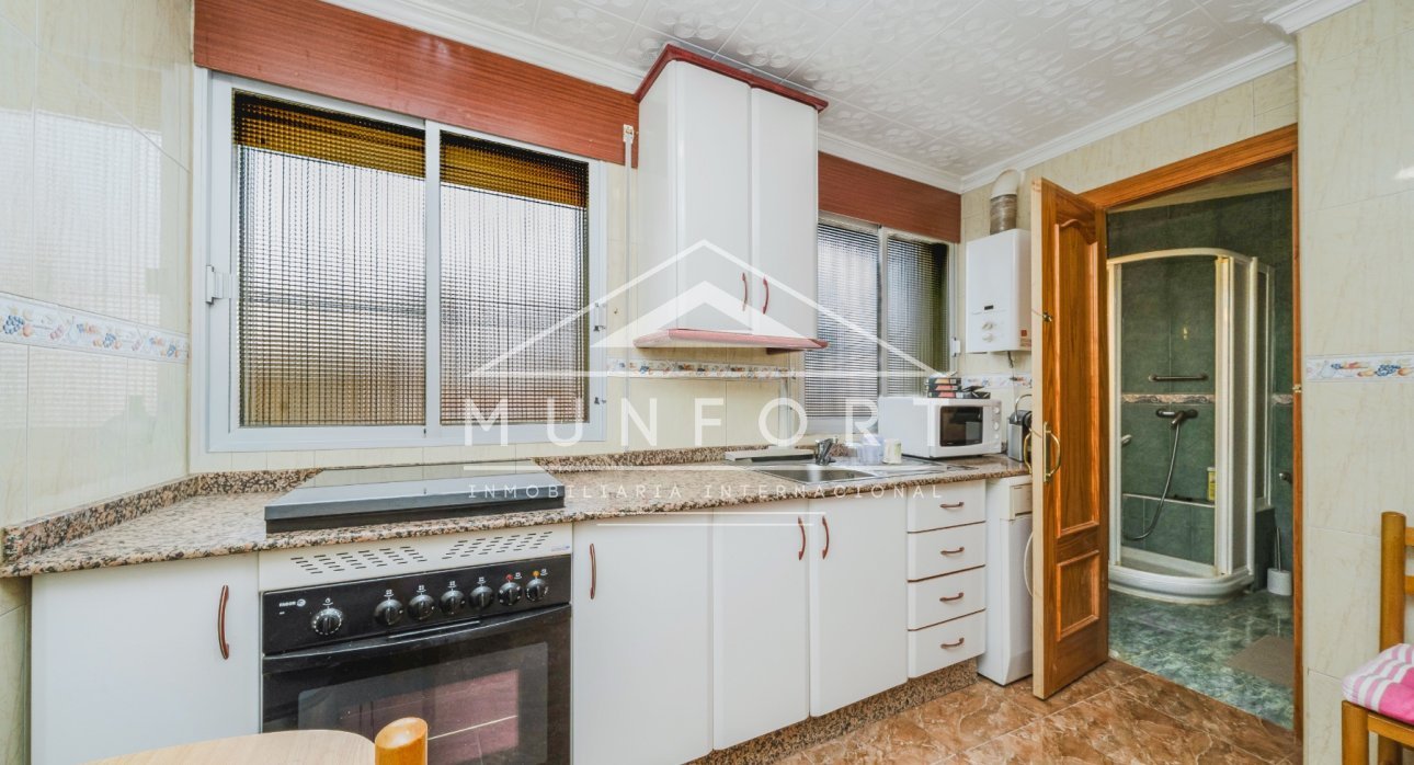 Resale - Bungalows -
Los Nietos